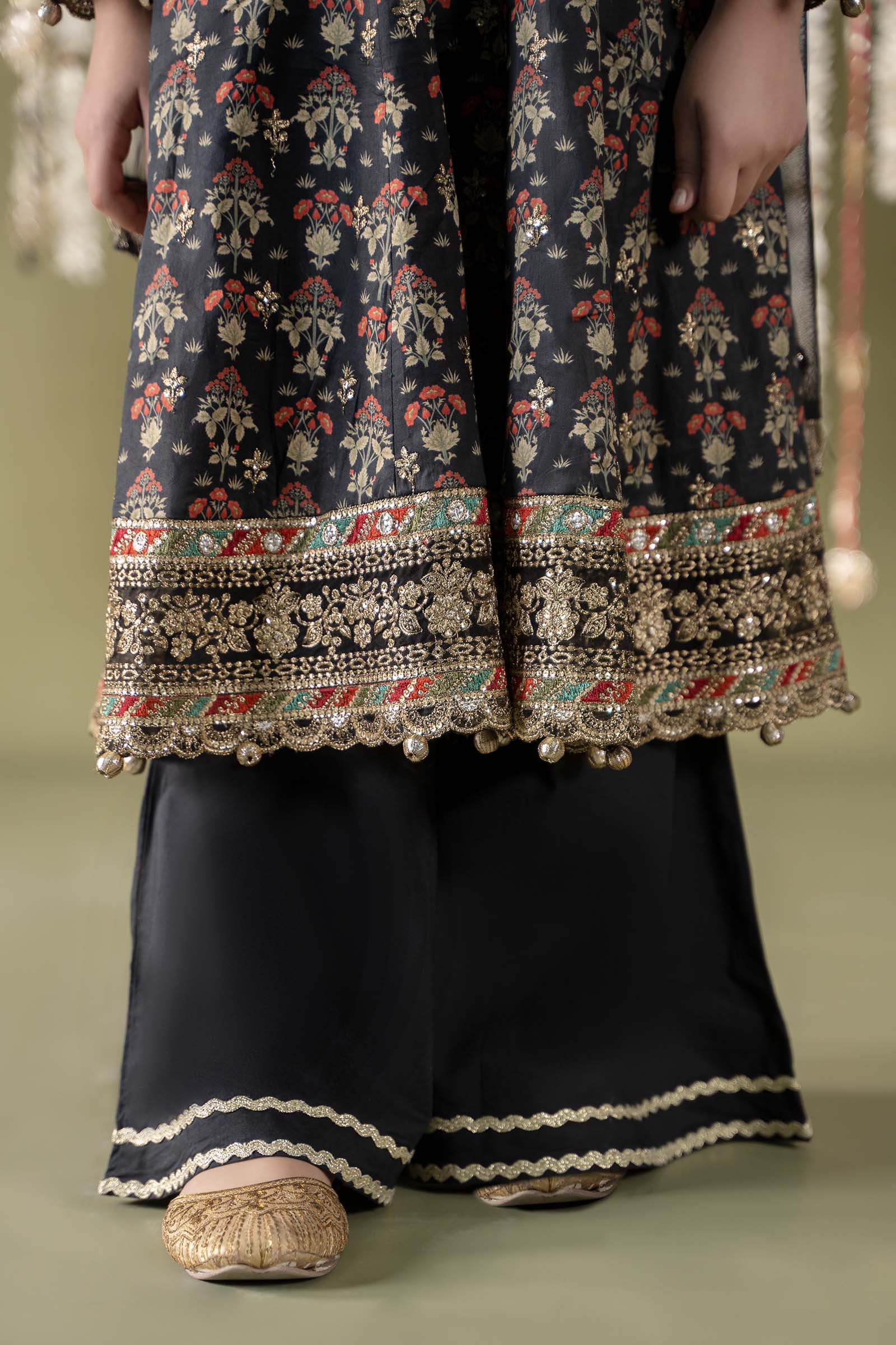 Maria B | 3 Piece Embroidered Lawn Suit | MKD-EF25-05 - House Of Hania
