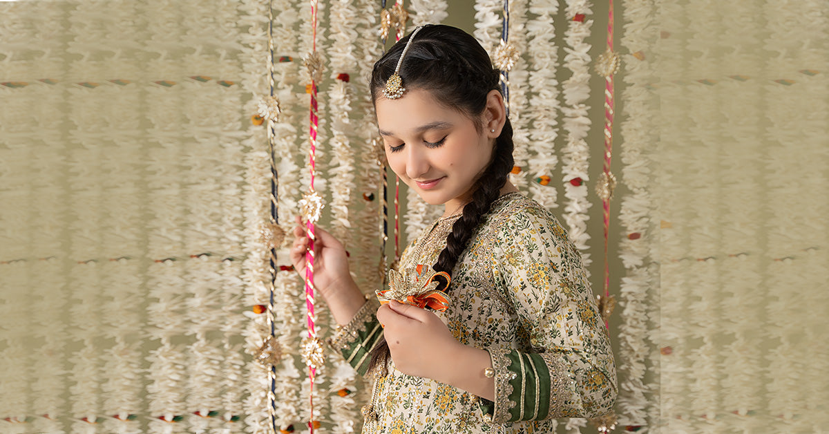 Maria B | 3 Piece Embroidered Lawn Suit | MKD-EF25-27 - House Of Hania