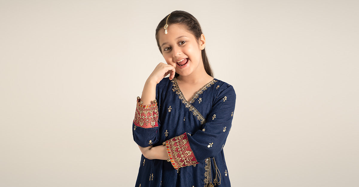 Maria B | 3 Piece Embroidered Linen Suit | MKD-W24-08 - House Of Hania