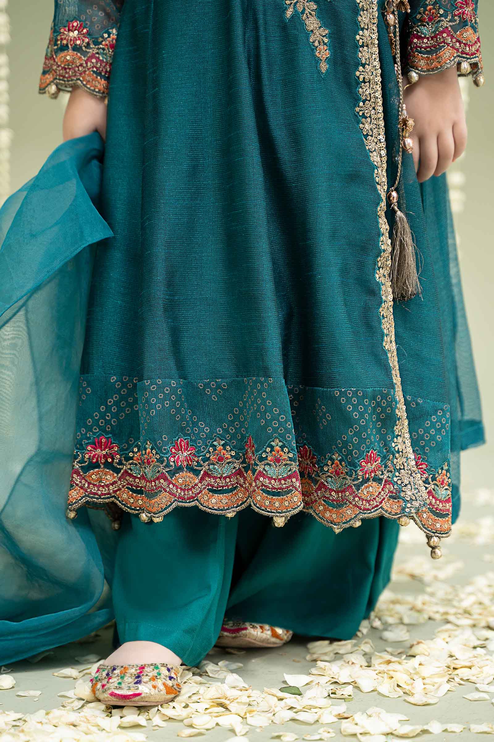 Maria B | 3 Piece Embroidered Paper Cotton Suit | MKD-W24-22 - House Of Hania