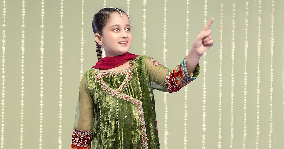 Maria B | 3 Piece Embroidered Velvet Suit | MKS-W24-15 - House Of Hania