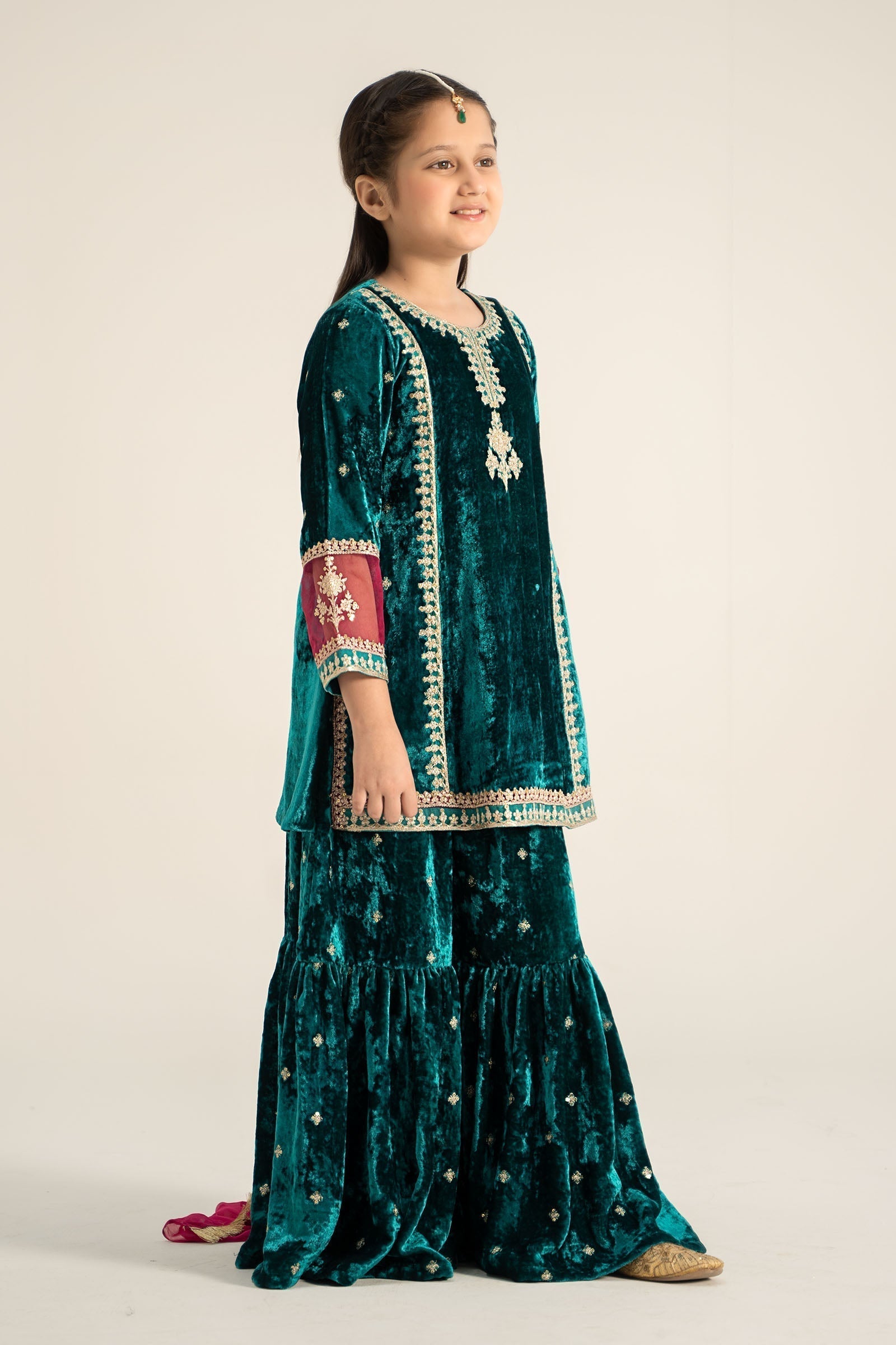 Maria B | 3 Piece Embroidered Velvet Suit | MKS-W24-16 - House Of Hania