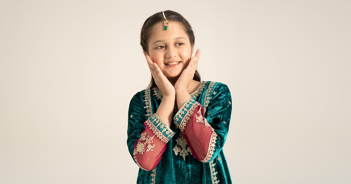 Maria B | 3 Piece Embroidered Velvet Suit | MKS-W24-16 - House Of Hania