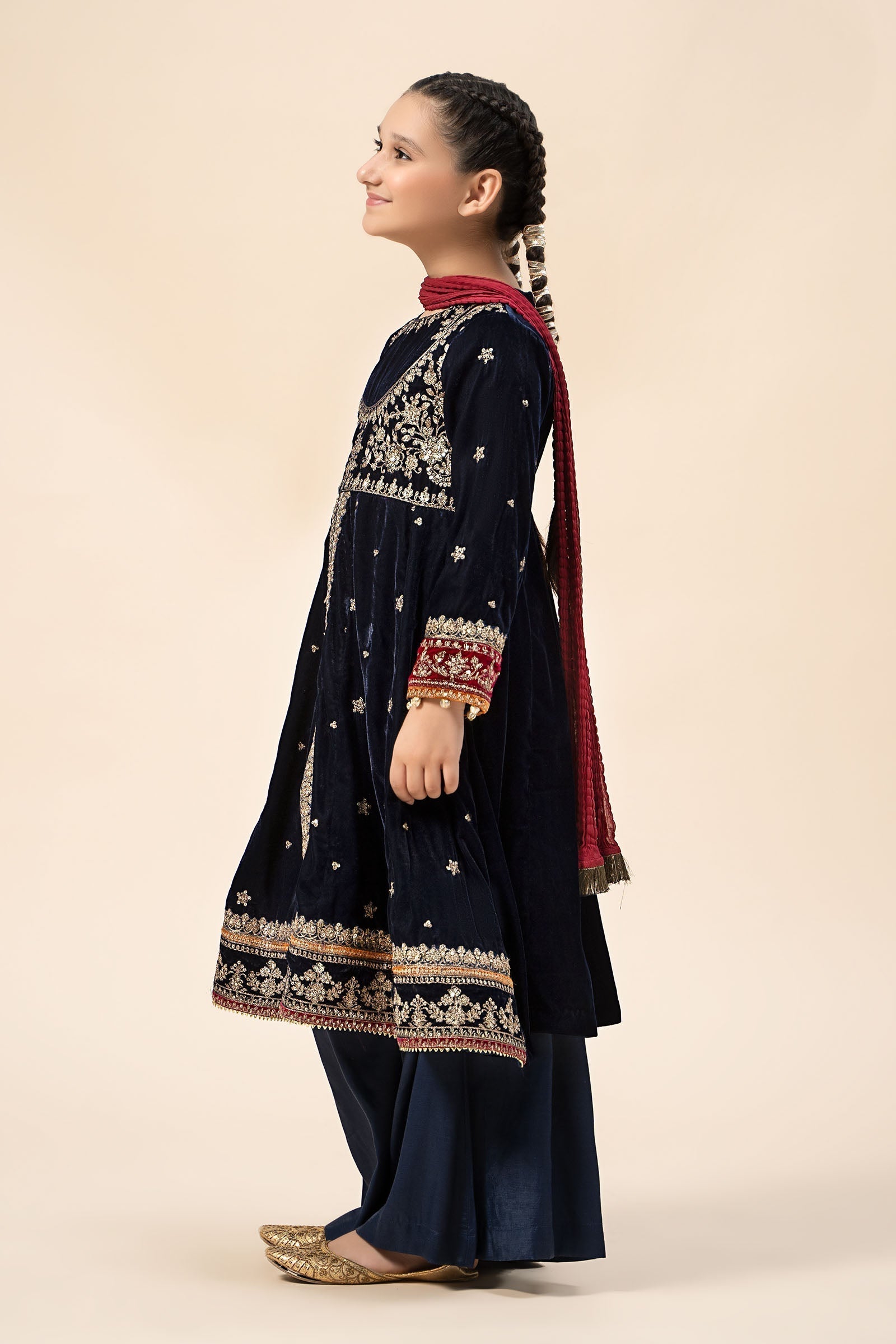 Maria B | 3 Piece Embroidered Velvet Suit | MKS-W24-17 - House Of Hania