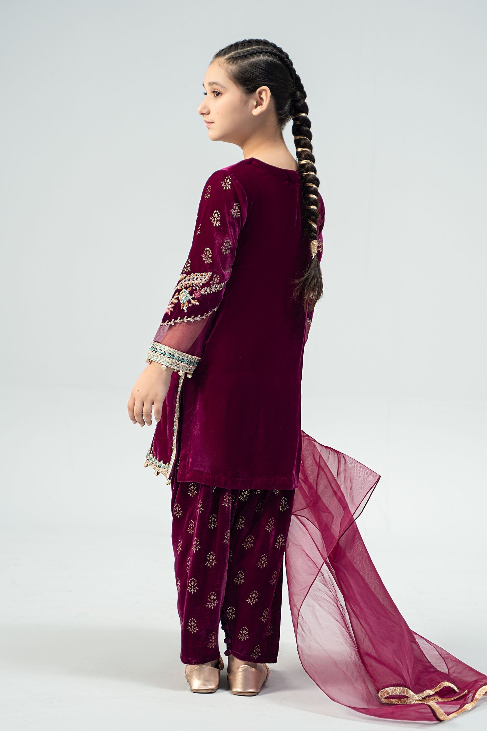 Maria B | 3 Piece Embroidered Velvet Suit | MKS-W24-32 - House Of Hania