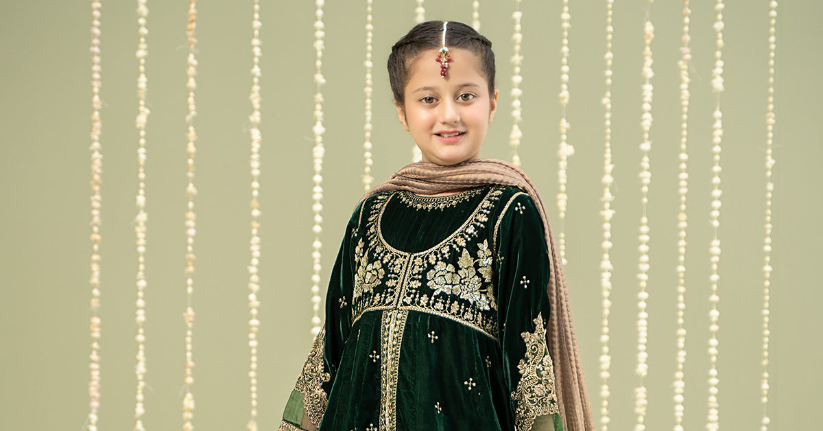 Maria B | 3 Piece Embroidered Velvet Suit | MKS-W24-40 - House Of Hania