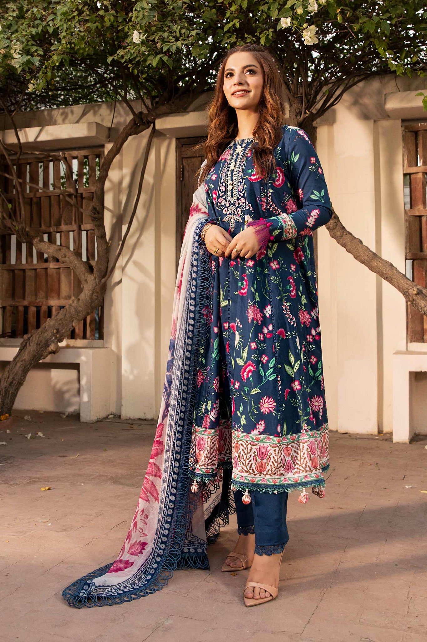 Maria B | Eid Basic Lawn | MB-CUS25-901B - House Of Hania
