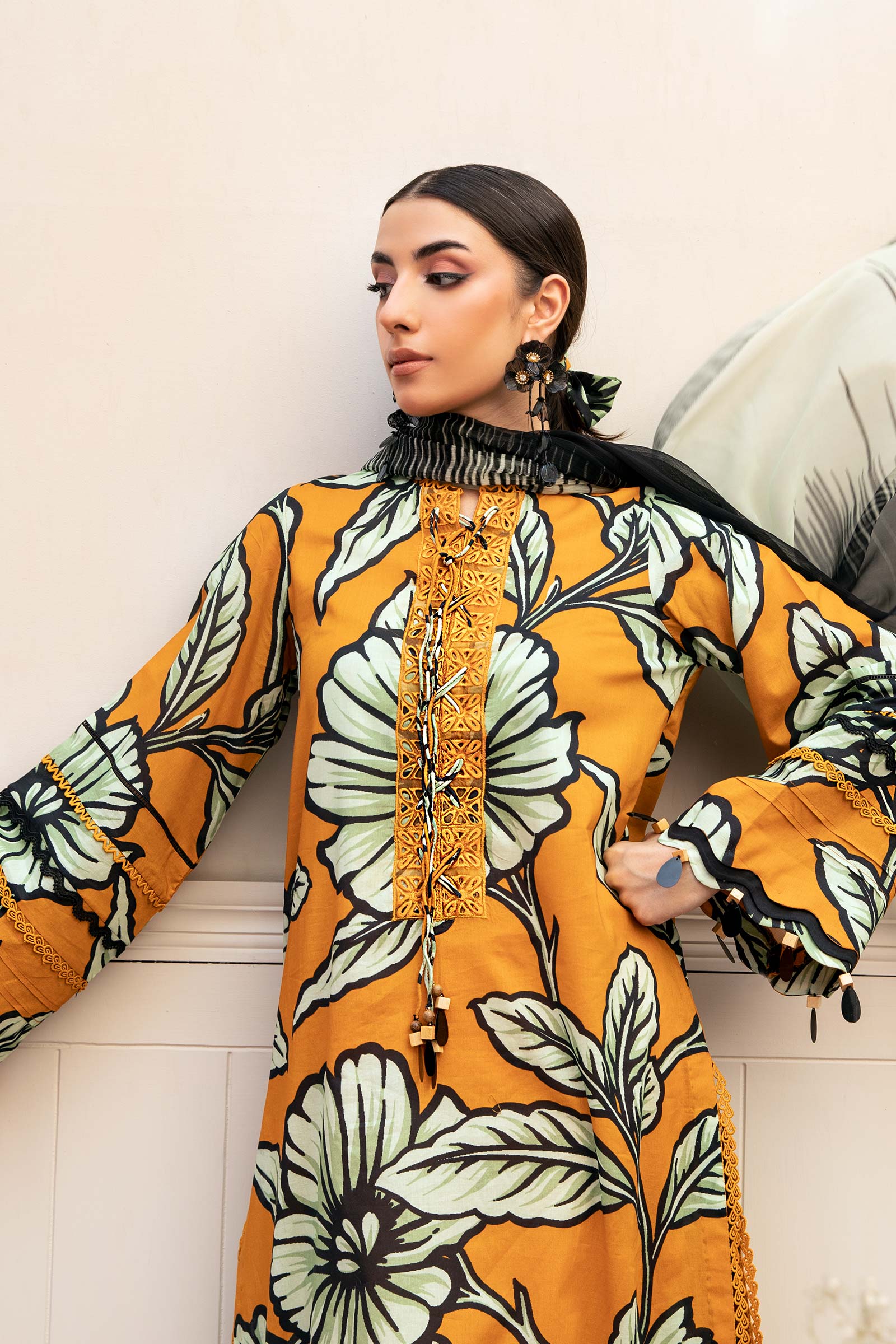 Maria B | Eid Basic Lawn | MB-CUS25-902A - House Of Hania