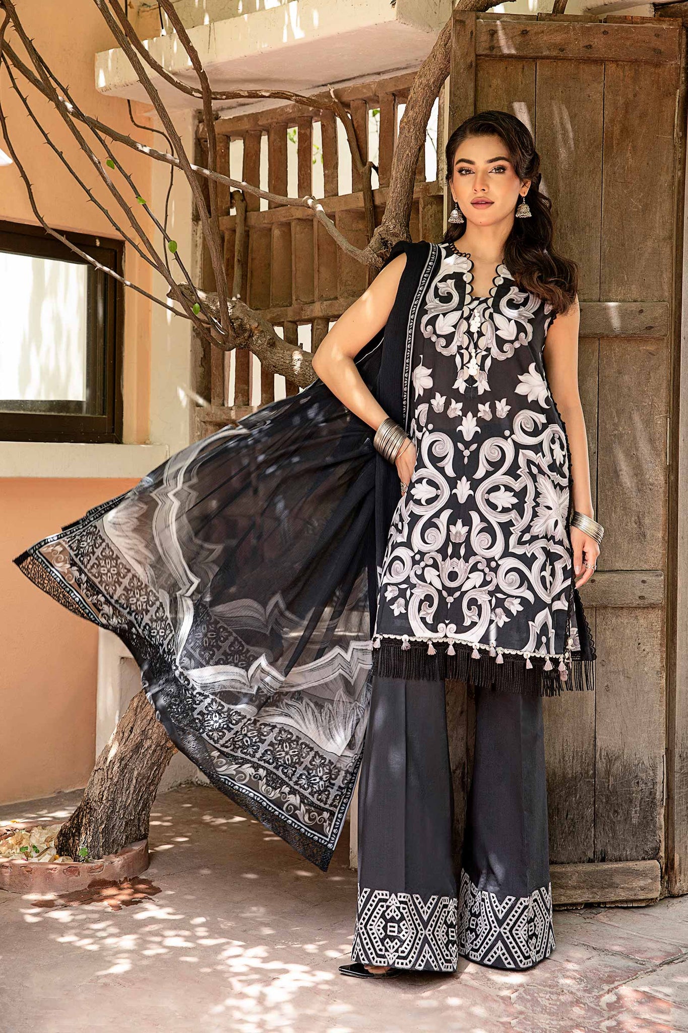 Maria B | Eid Basic Lawn | MB-CUS25-904B - House Of Hania