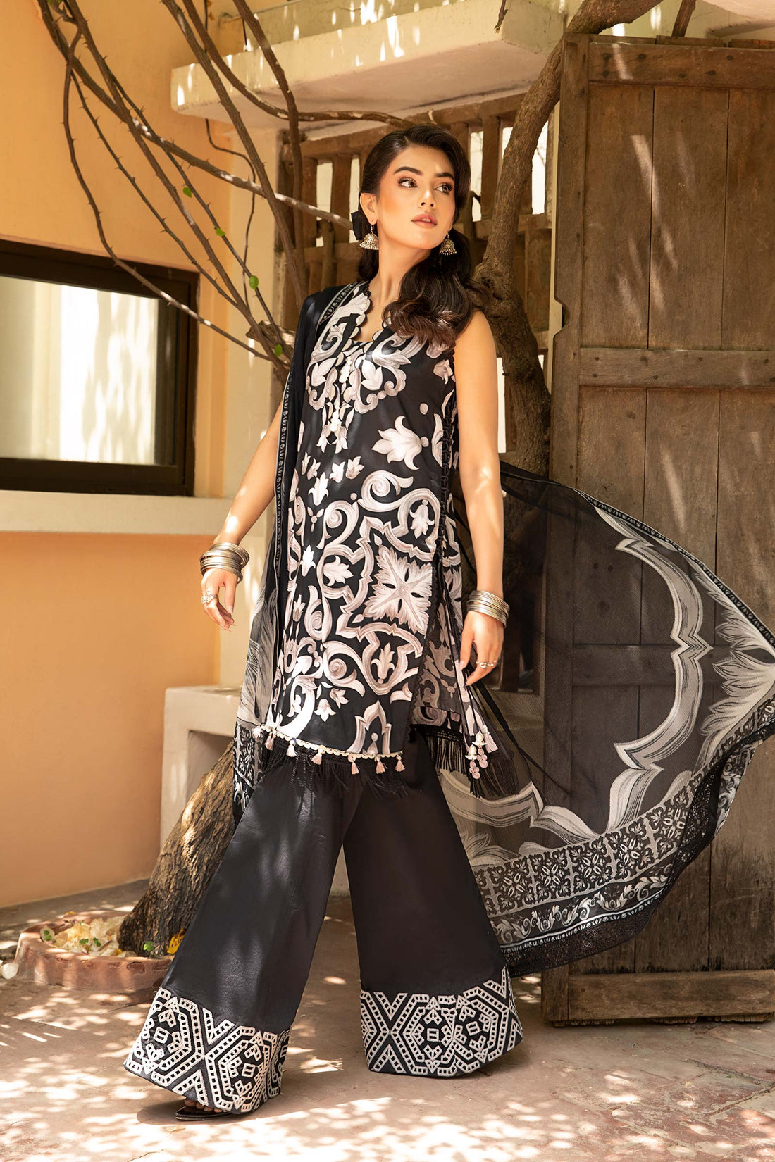 Maria B | Eid Basic Lawn | MB-CUS25-904B - House Of Hania