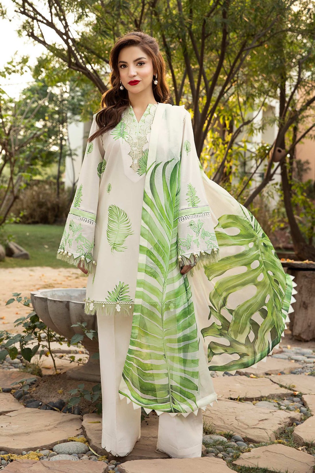 Maria B | Eid Basic Lawn | MB-CUS25-906B - House Of Hania