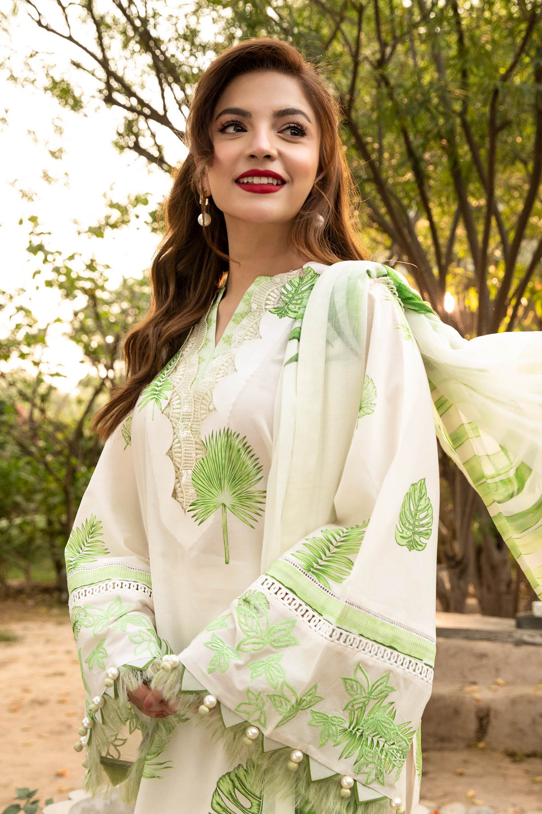 Maria B | Eid Basic Lawn | MB-CUS25-906B - House Of Hania