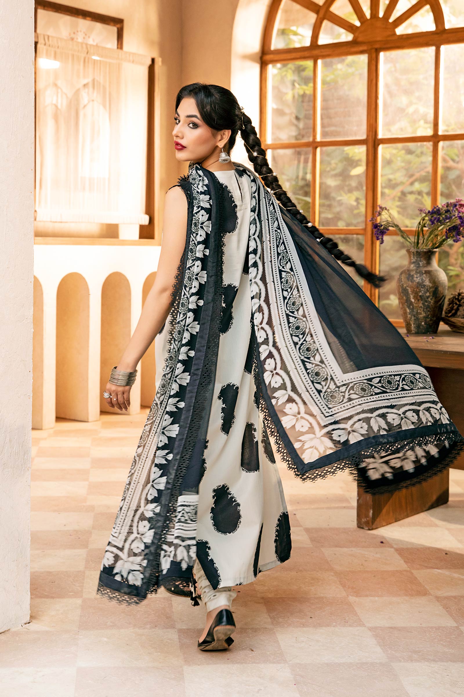 Maria B | Eid Basic Lawn | MB-CUS25-911B - House Of Hania