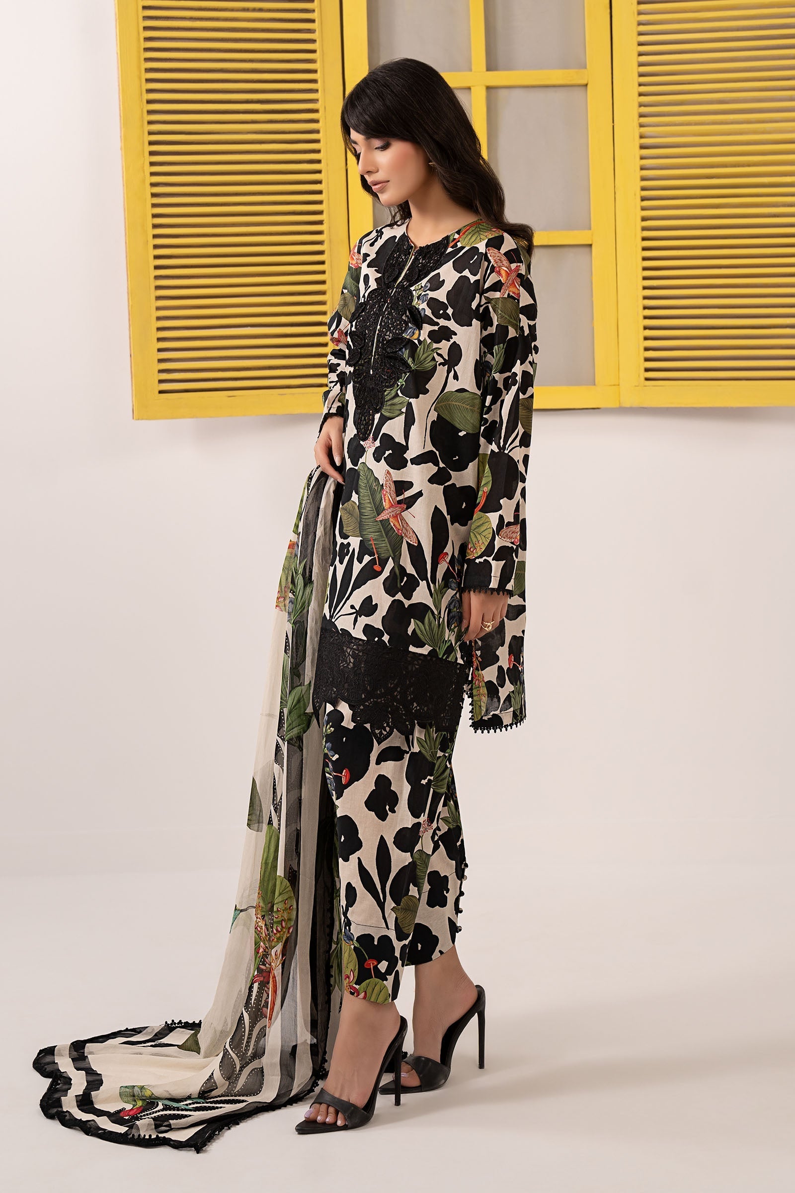 Maria B | Eid Collection 26 | 3 Piece Embroidered Lawn Suit - House Of Hania