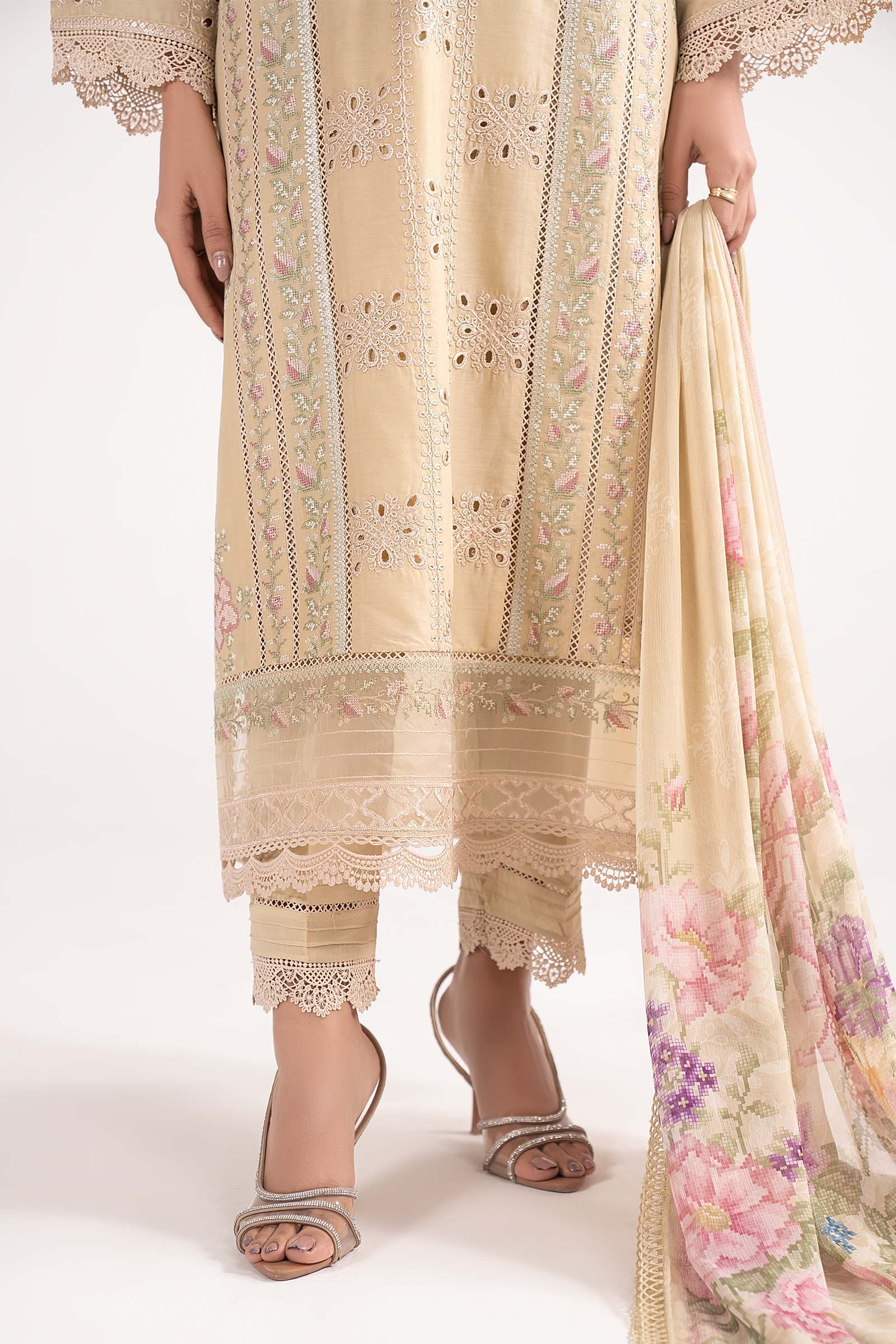 Maria B | Eid Collection 26 | 3 Piece Embroidered Lawn Suit - House Of Hania