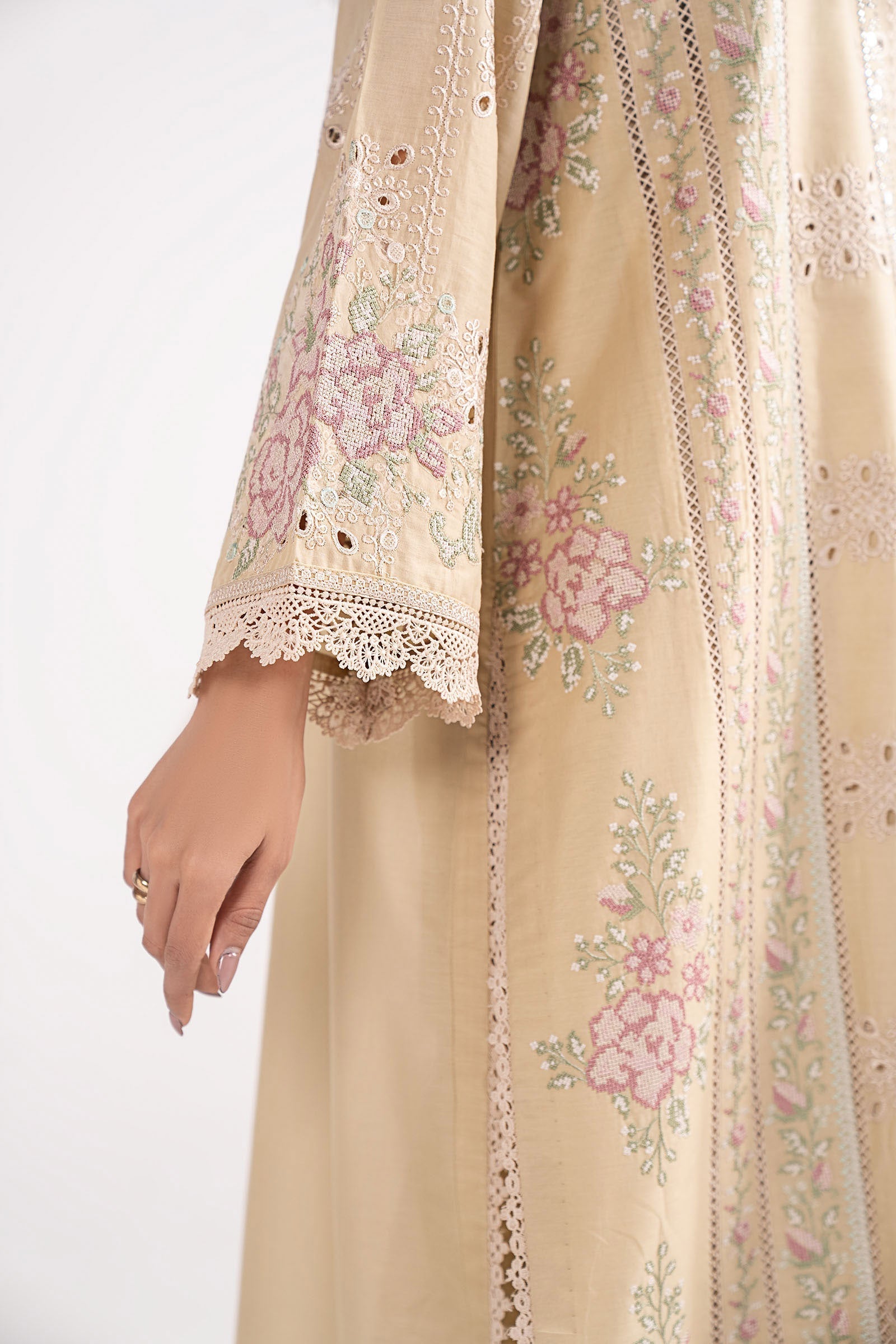 Maria B | Eid Collection 26 | 3 Piece Embroidered Lawn Suit - House Of Hania
