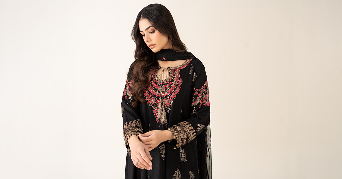 Maria B | Luxury Winter Pret 25 | DW-EF22-13R1-Black - House Of Hania