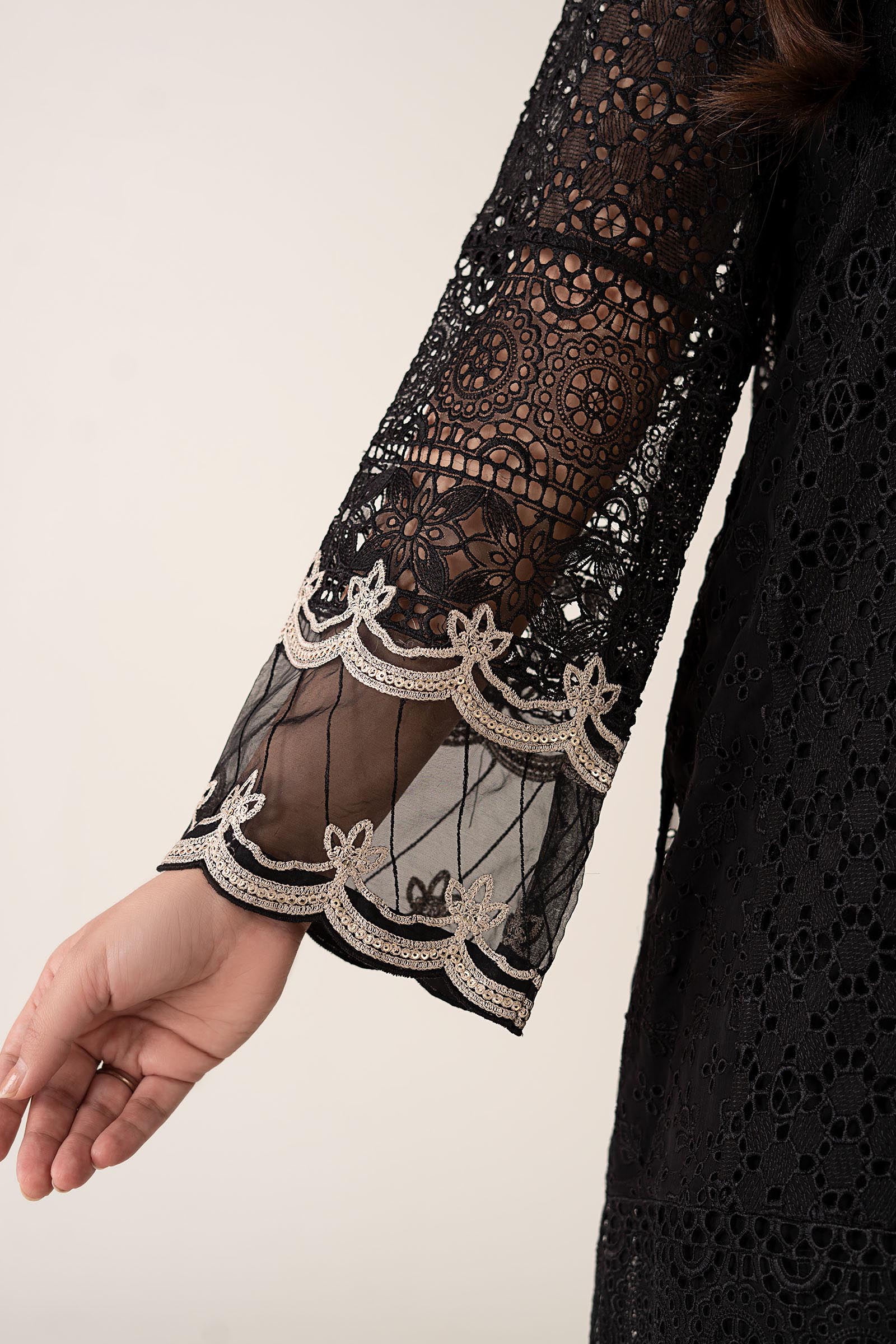 Maria B | Luxury Winter Pret 25 | DW-MN24-10R1-Black - House Of Hania