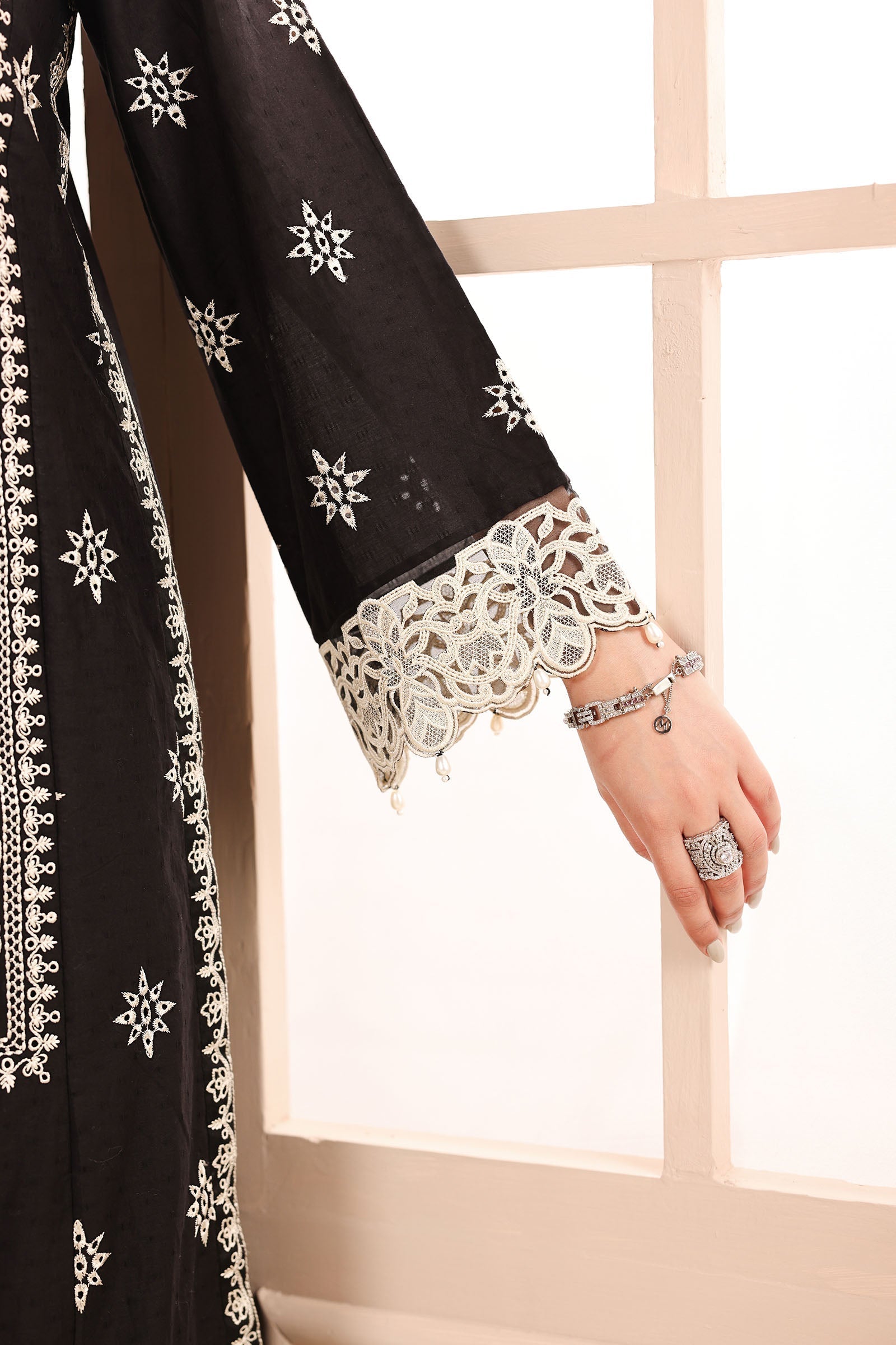 Maria B | Luxury Winter Pret 25 | DW-MN25-06-Black - House Of Hania