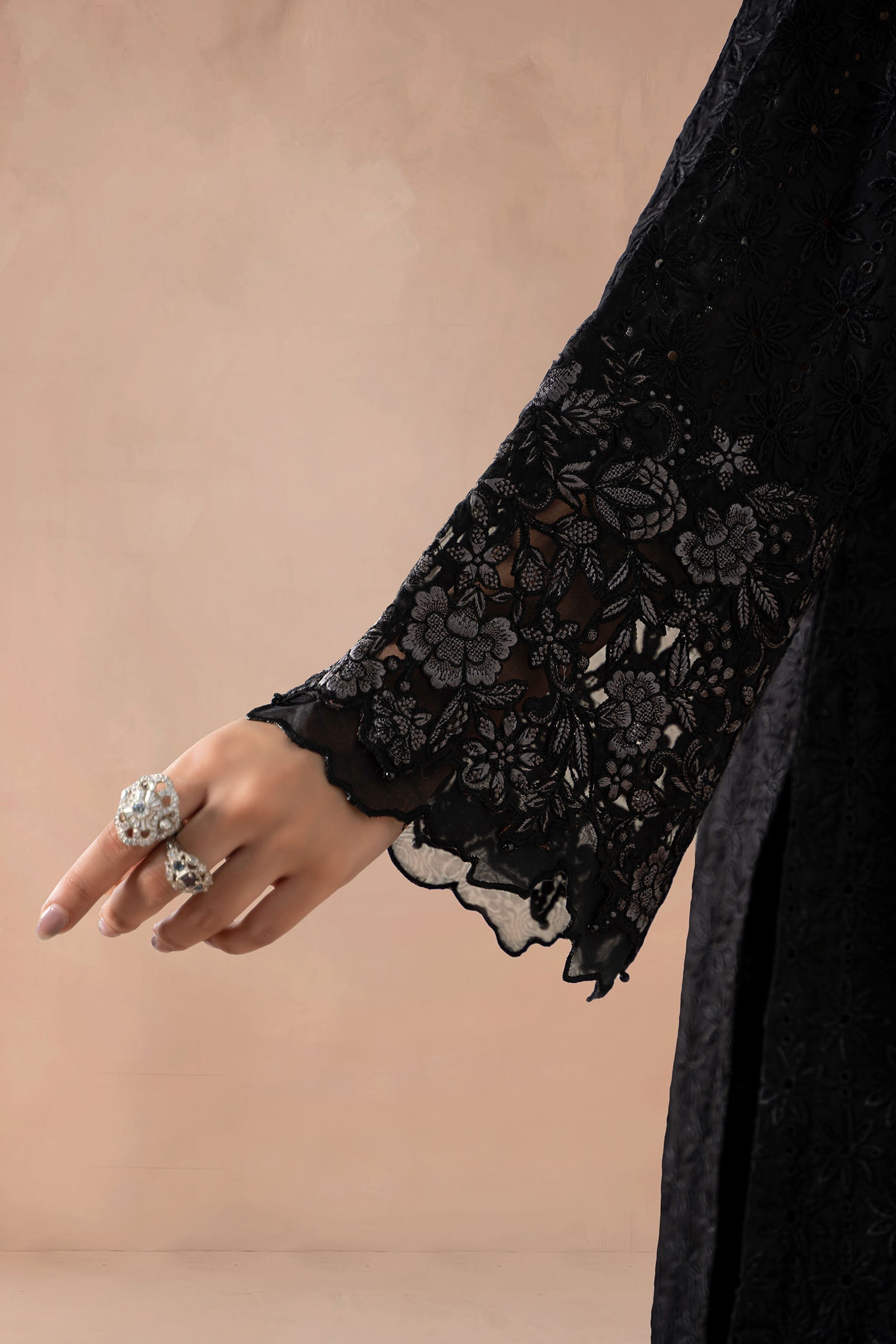 Maria B | Luxury Winter Pret 25 | DW-MN25-11-Black - House Of Hania