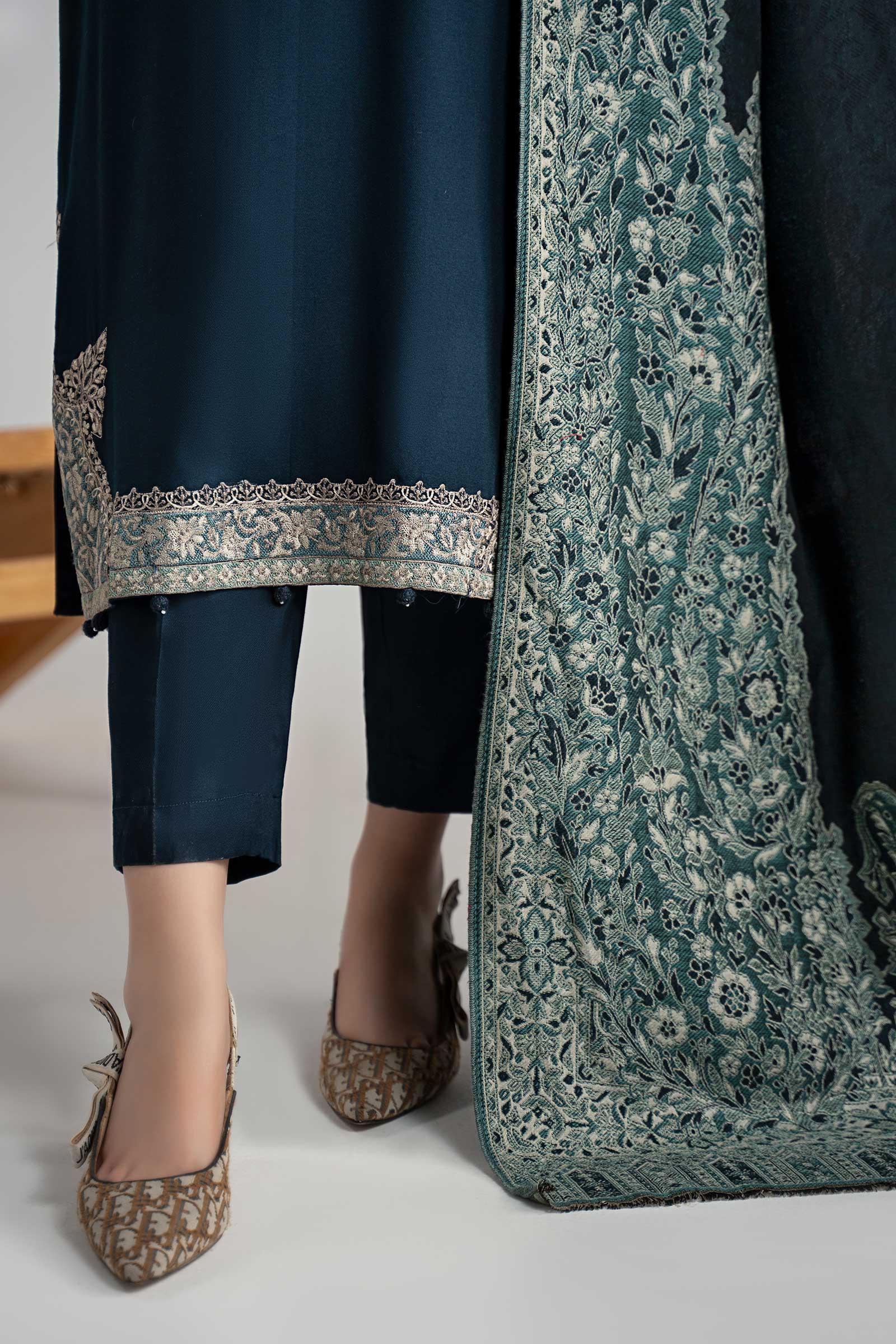 Maria B | Luxury Winter Pret 25 | DW-W24-102R1-Blue - House Of Hania