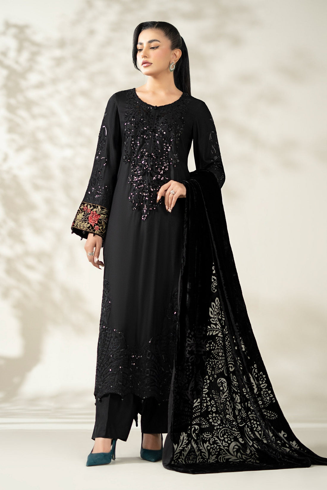 Maria B | Luxury Winter Pret 25 | DW-W25-20-Black - House Of Hania