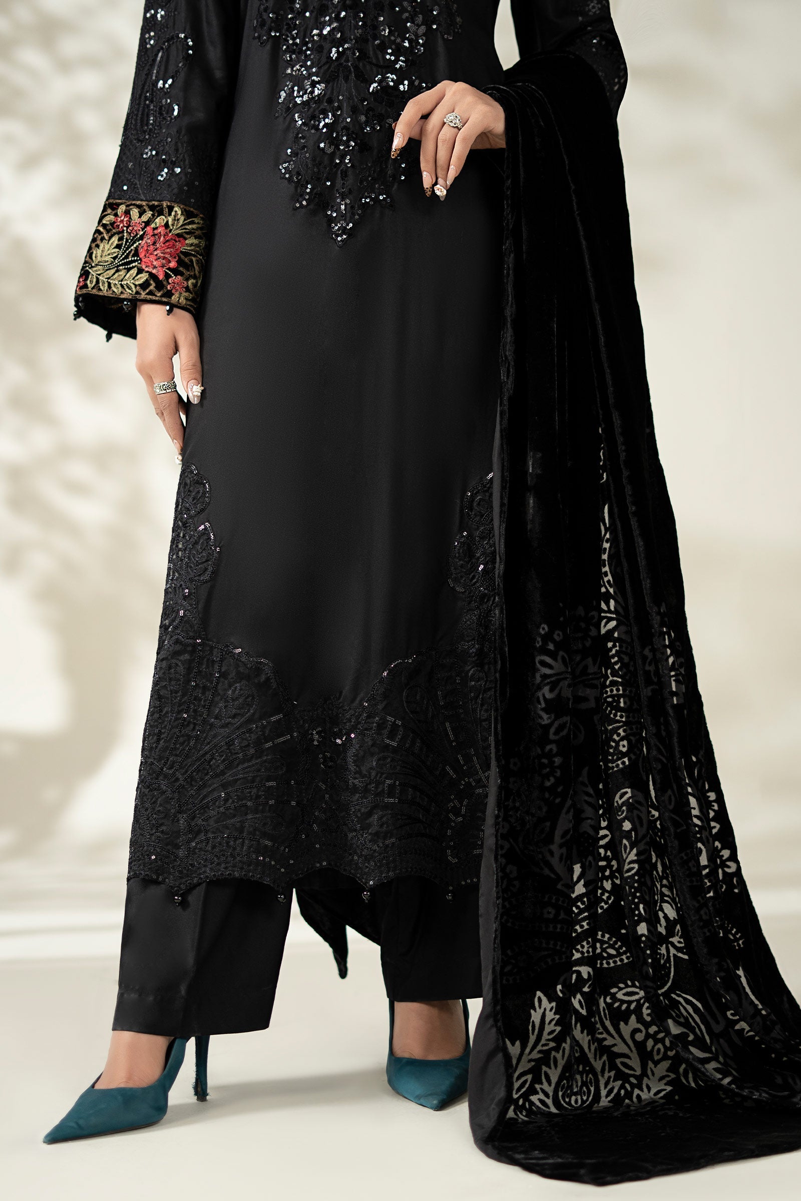 Maria B | Luxury Winter Pret 25 | DW-W25-20-Black - House Of Hania