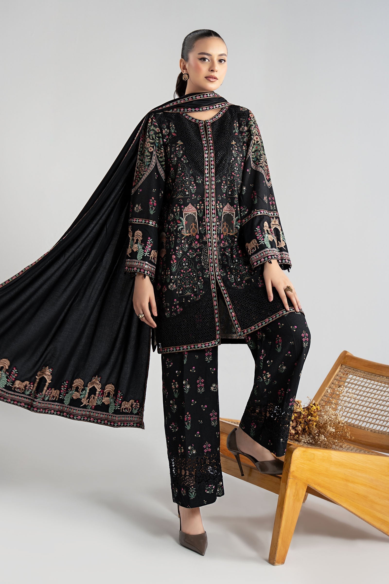 Maria B | Luxury Winter Pret 25 | DW-W25-35-Black - House Of Hania