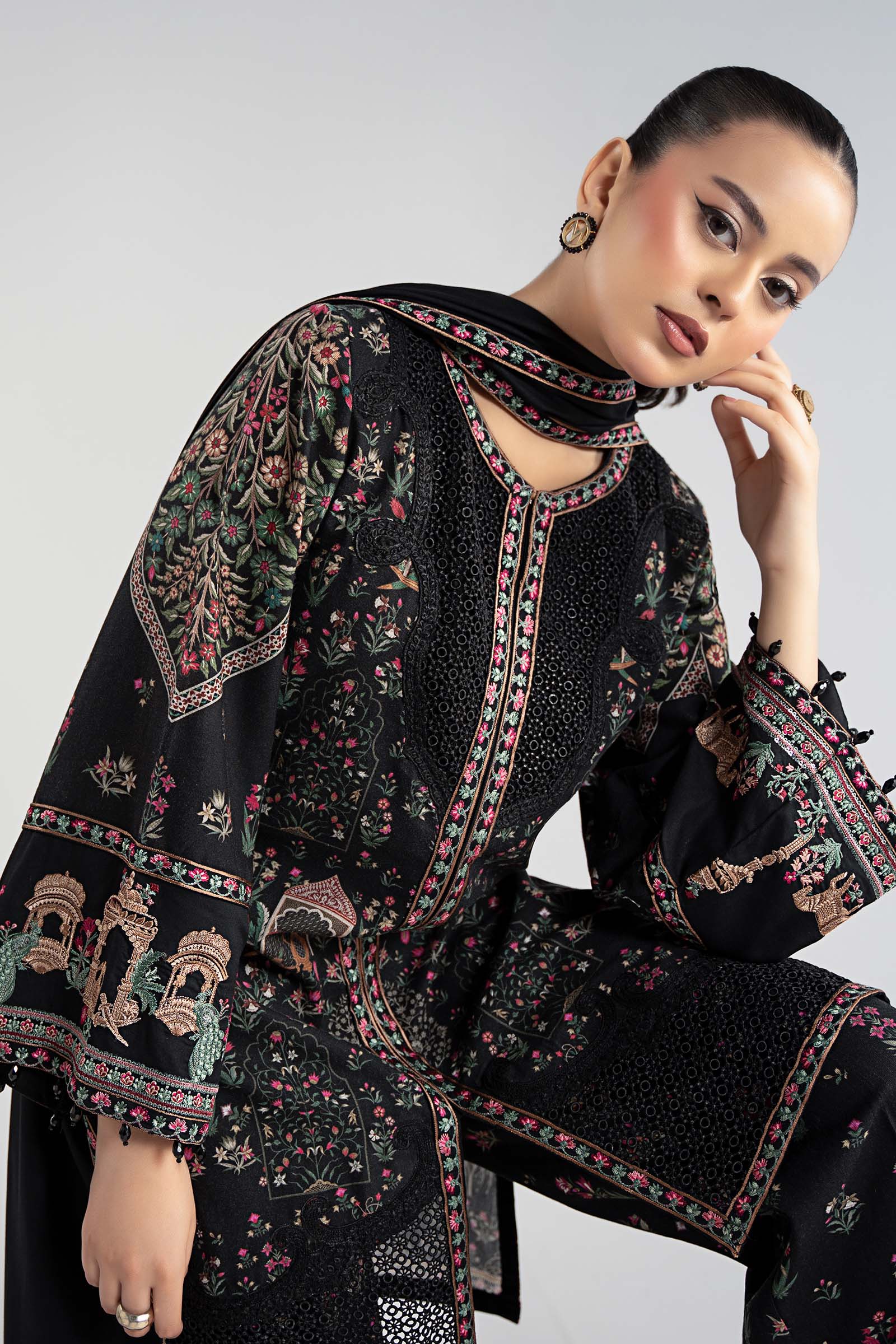 Maria B | Luxury Winter Pret 25 | DW-W25-35-Black - House Of Hania