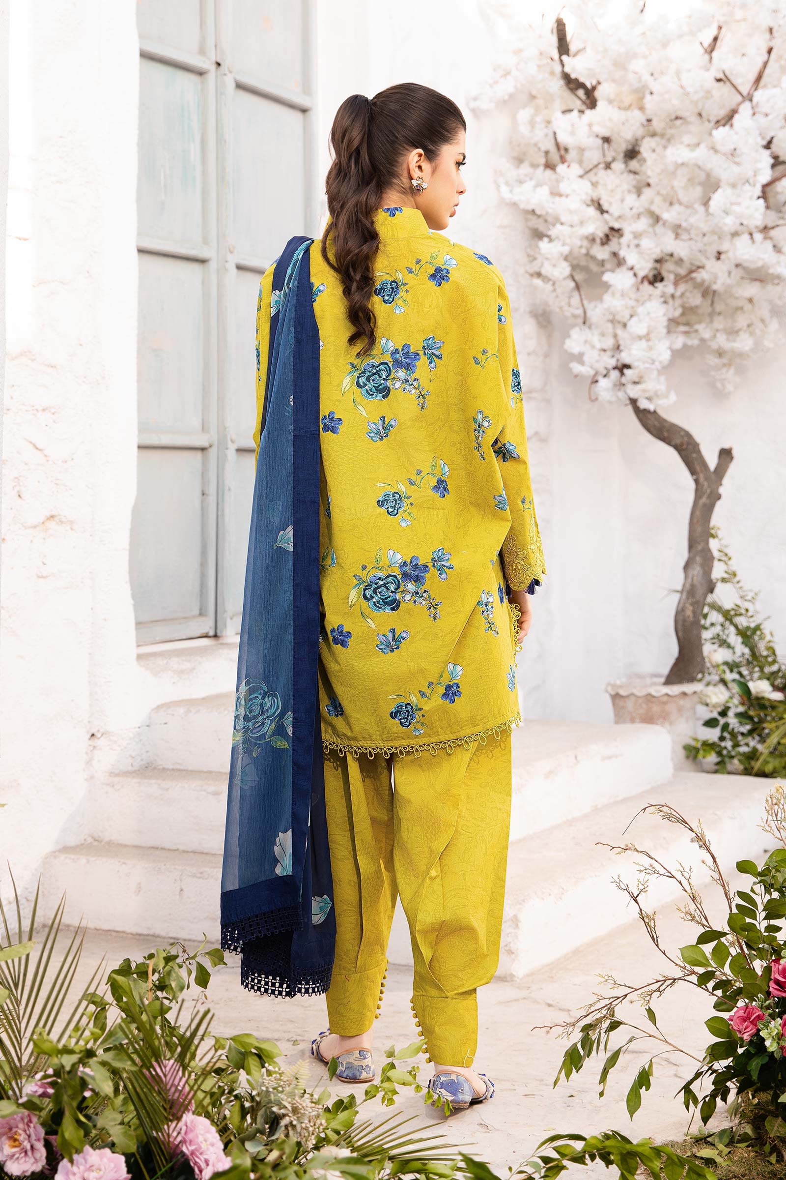 Maria B | M Basic Summer Lawn 25 | MB-CUS25-702A - House Of Hania