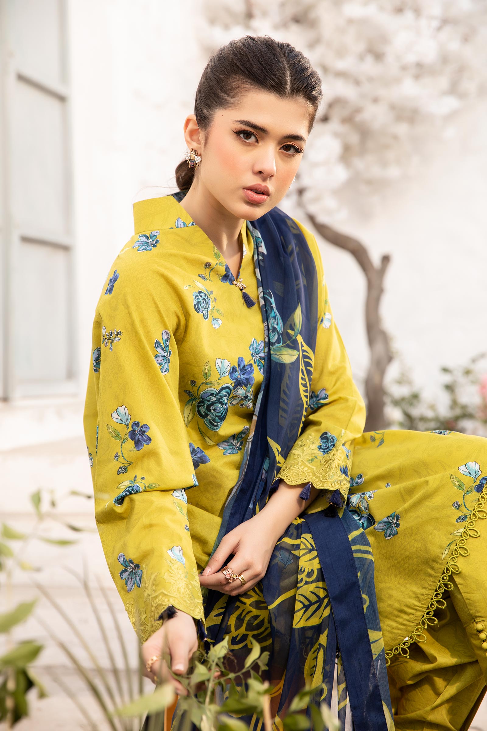 Maria B | M Basic Summer Lawn 25 | MB-CUS25-702A - House Of Hania
