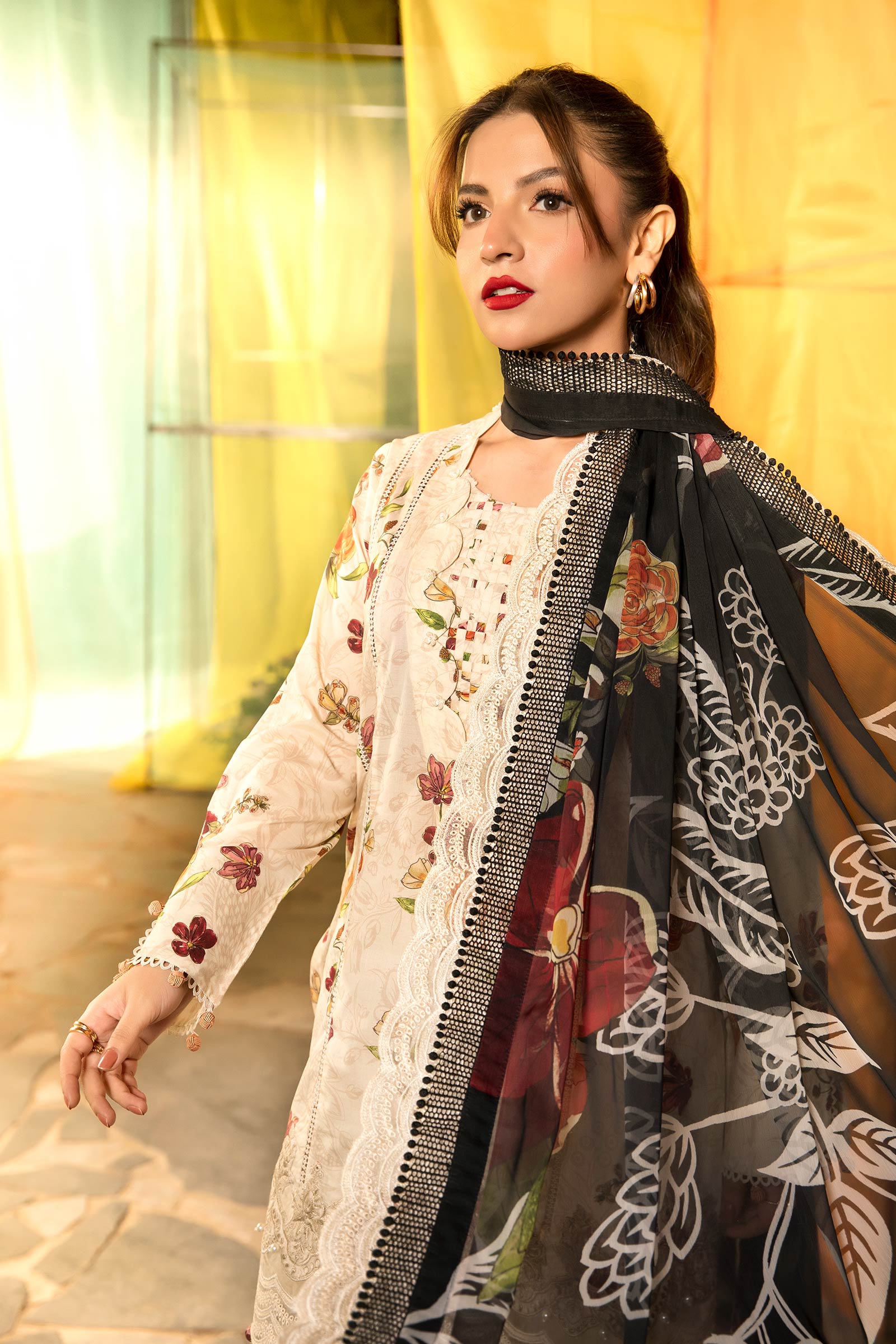 Maria B | M Basic Summer Lawn 25 | MB-CUS25-702B - House Of Hania