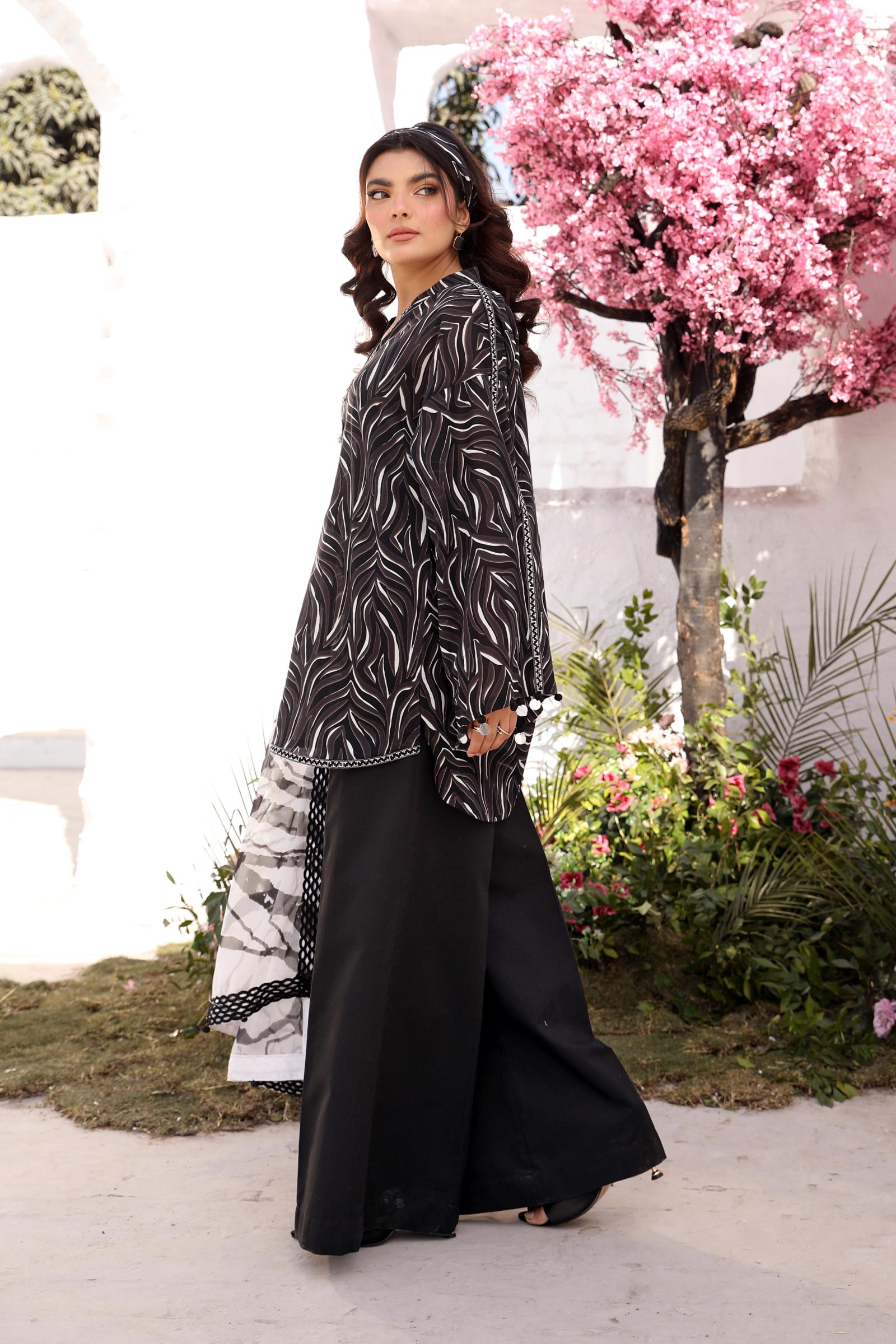 Maria B | M Basic Summer Lawn 25 | MB-CUS25-704B - House Of Hania