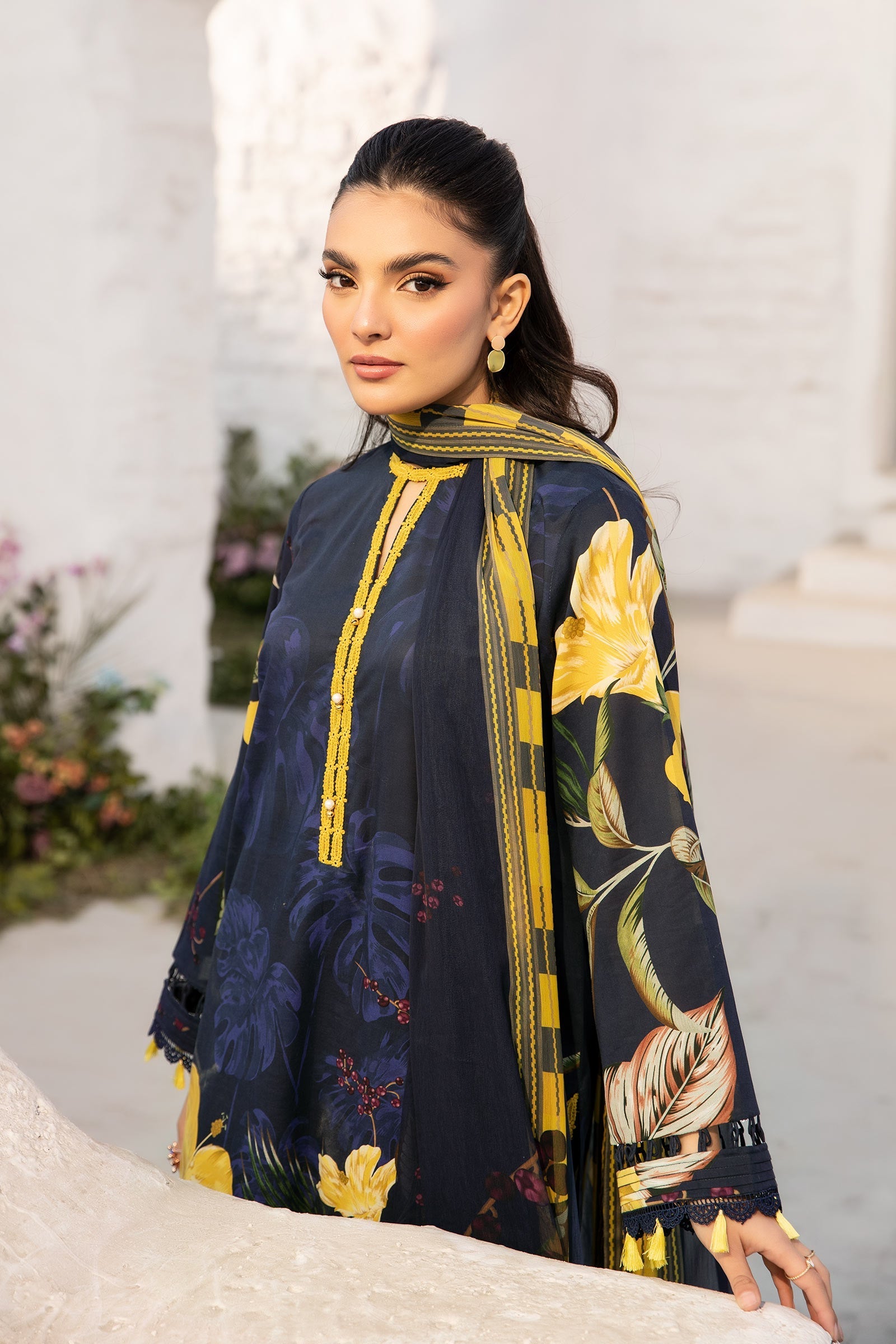 Maria B | M Basic Summer Lawn 25 | MB-CUS25-710B - House Of Hania