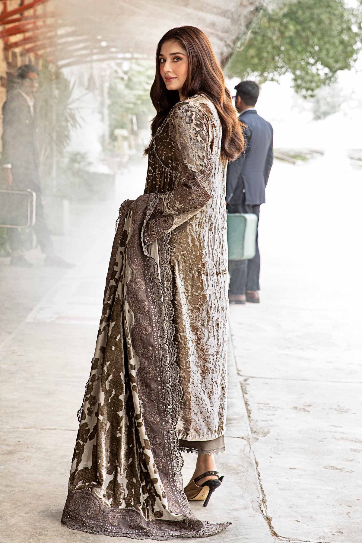 Maria B | Winter Luxe 24 | DL-1201 - House Of Hania