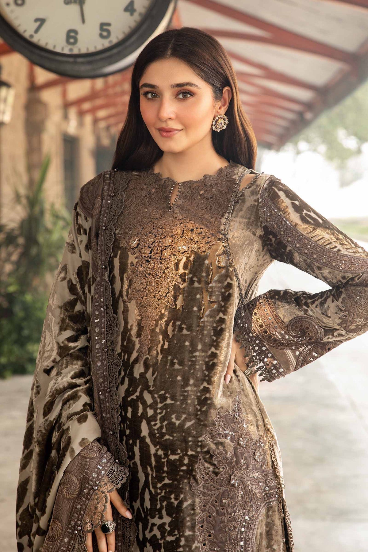 Maria B | Winter Luxe 24 | DL-1201 - House Of Hania