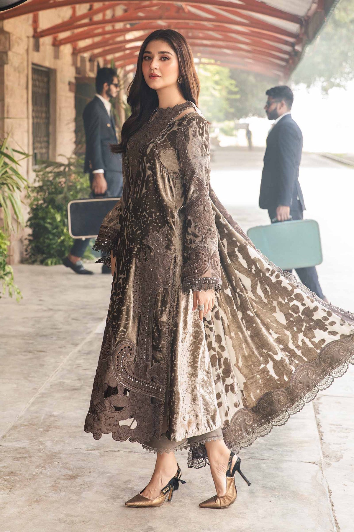 Maria B | Winter Luxe 24 | DL-1201 - House Of Hania
