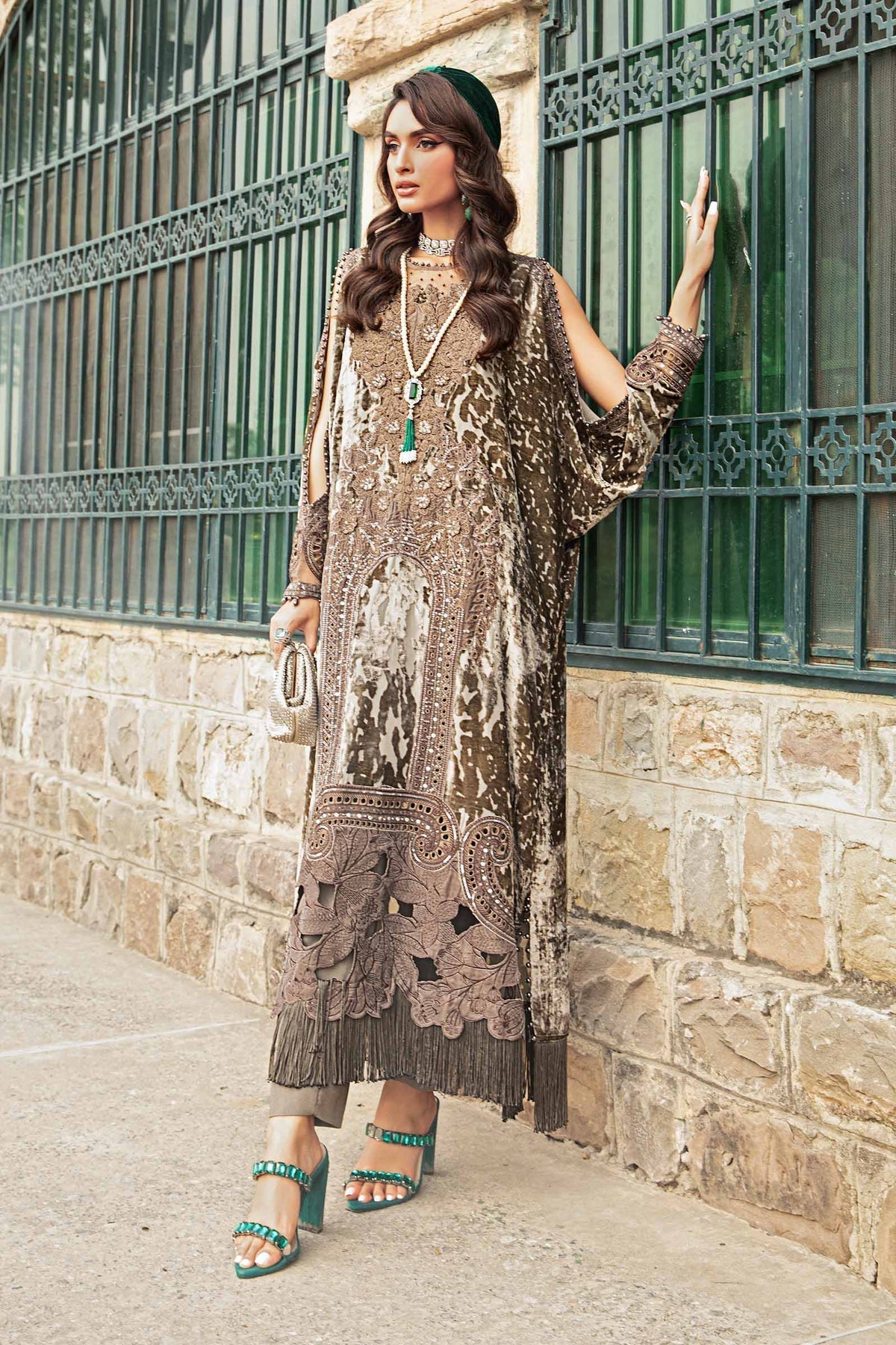 Maria B | Winter Luxe 24 | DL-1201 - House Of Hania