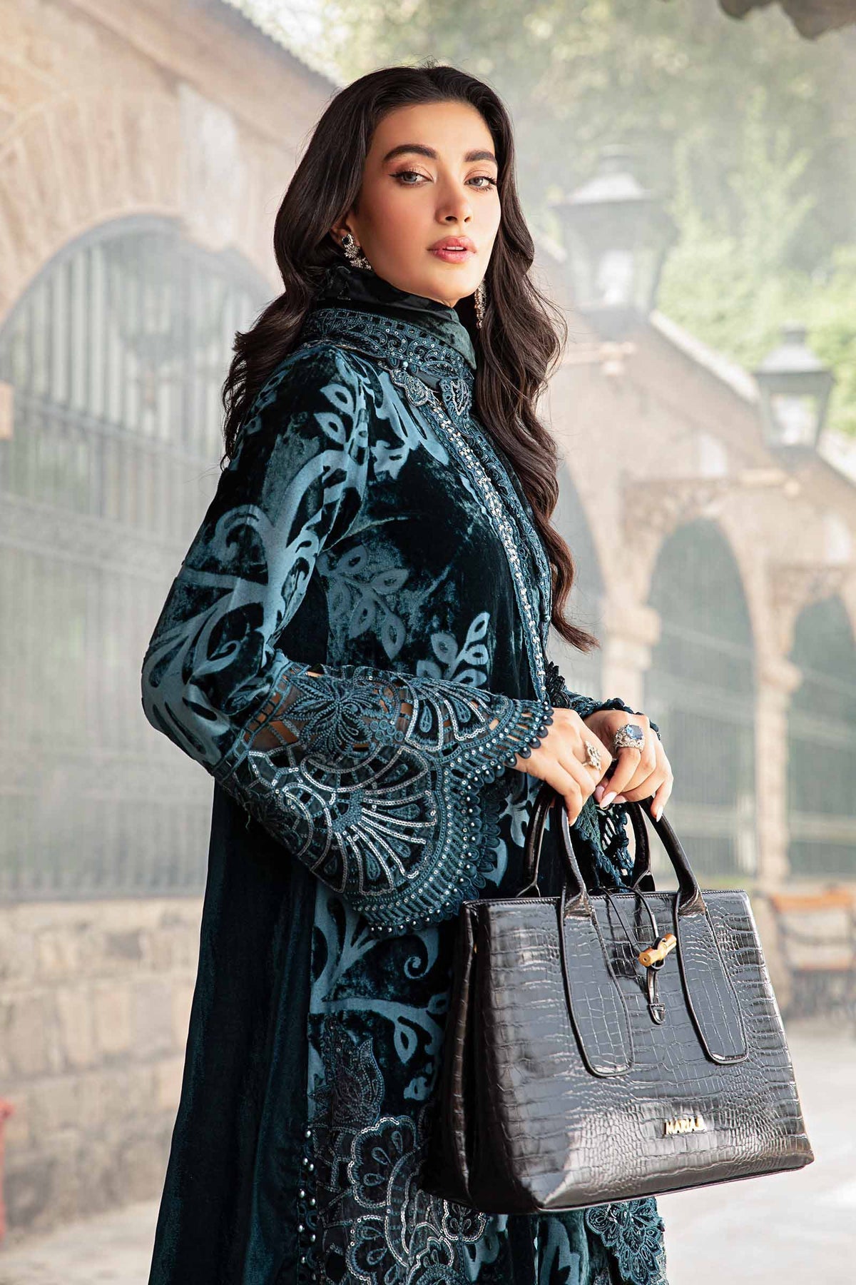 Maria B | Winter Luxe 24 | DL-1203 - House Of Hania