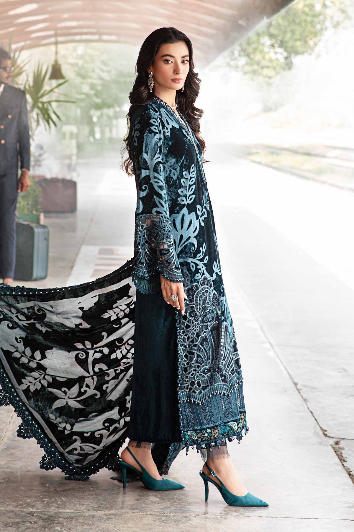 Maria B | Winter Luxe 24 | DL-1203 - House Of Hania
