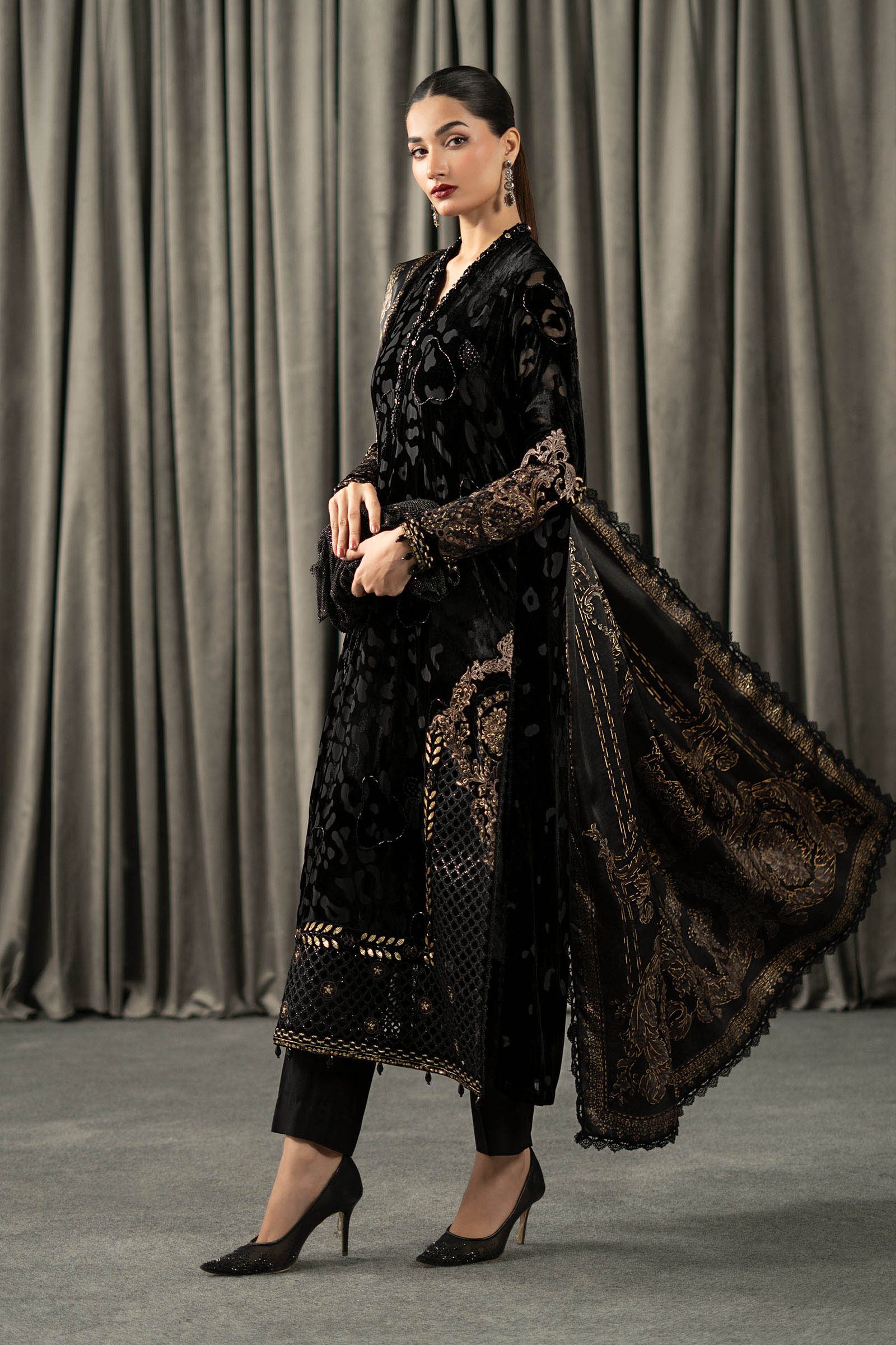 Maria B | Winter Luxe Pret 25 | WLS-1301-Black and Gold - House Of Hania