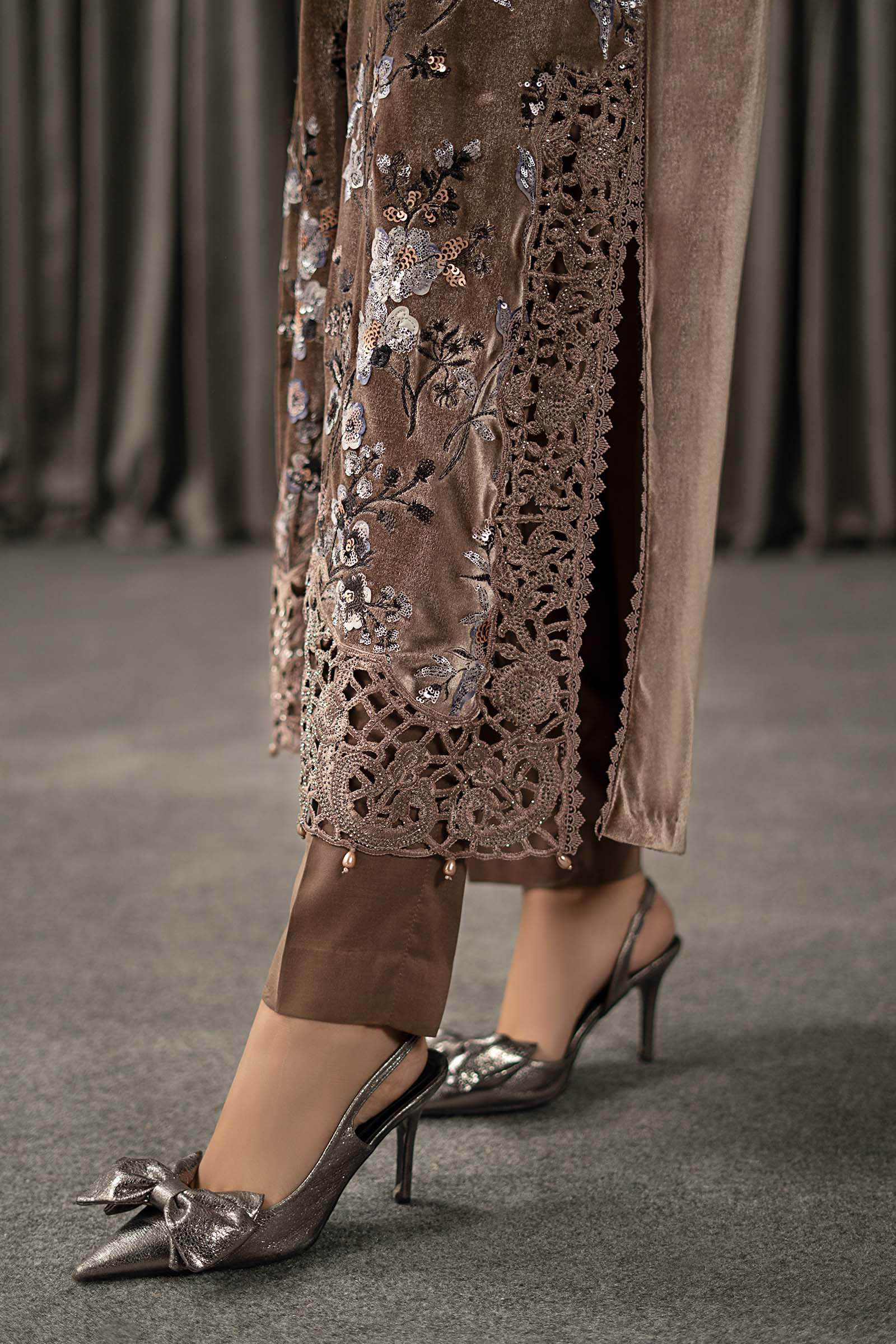 Maria B | Winter Luxe Pret 25 | WLS-1303-BEIGE - House Of Hania