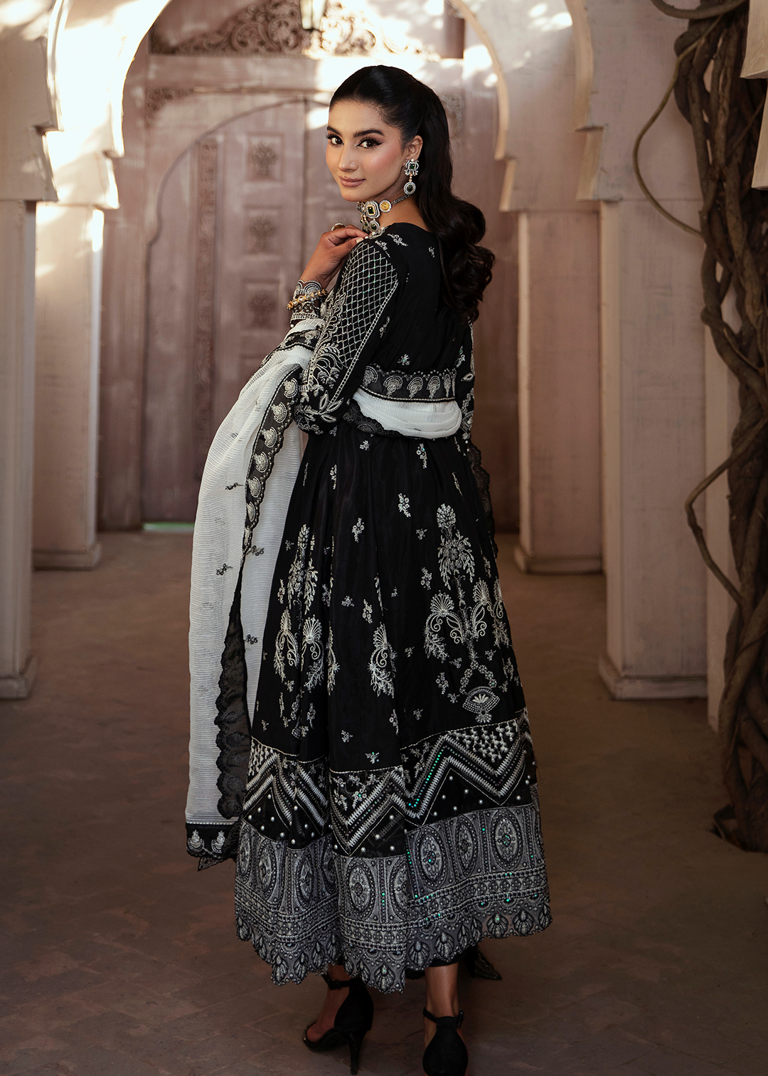 Maria Osama Khan | Rang e Noor Eid Edit | Neel Kamal-Black - House Of Hania
