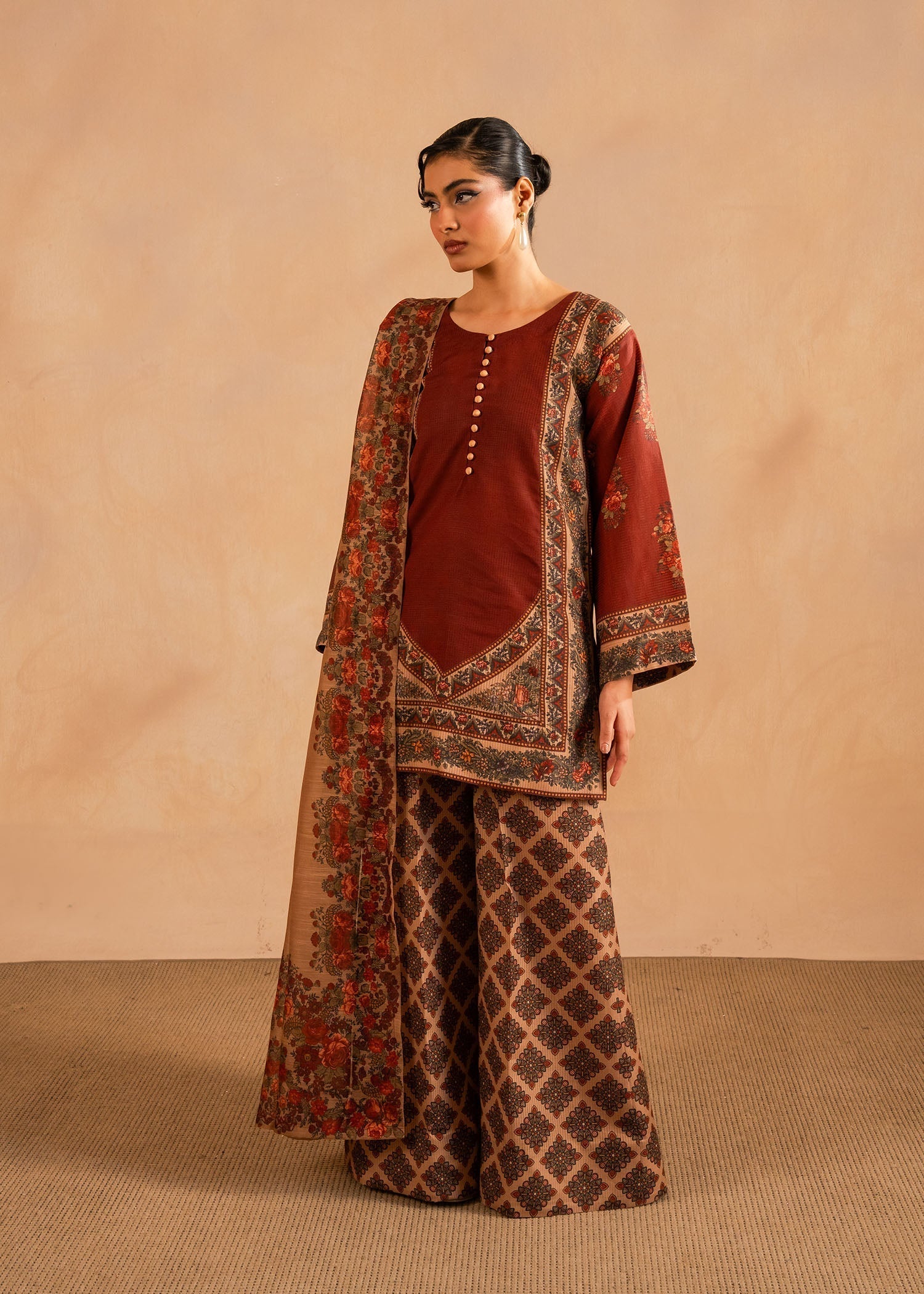 Maria Osama Khan | Retro Lawn 25 | Berra - House Of Hania