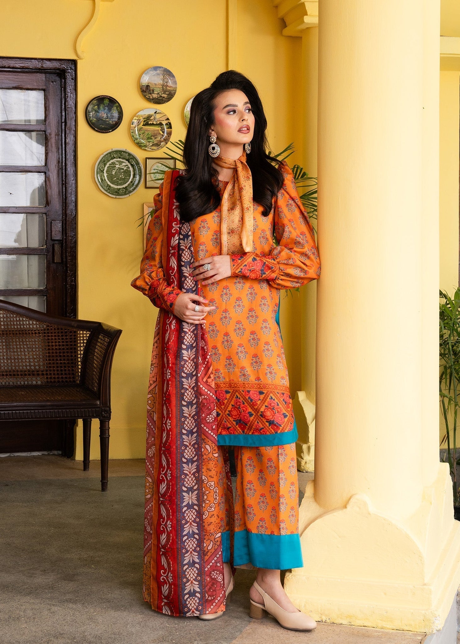 Maria Osama Khan | Retro Lawn 25 | Nehr - House Of Hania