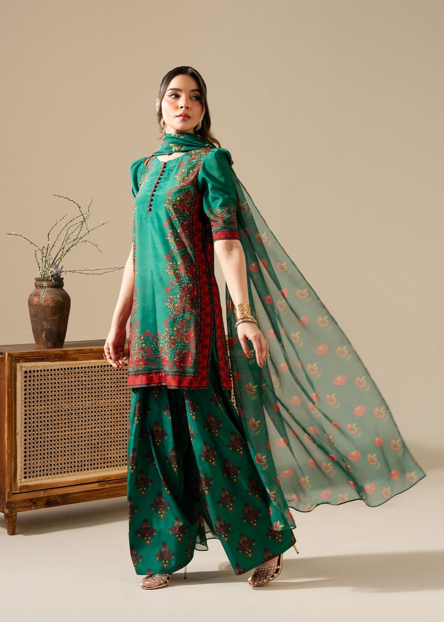 Maria Osama Khan | Retro Vol 3 | Vivian - House Of Hania