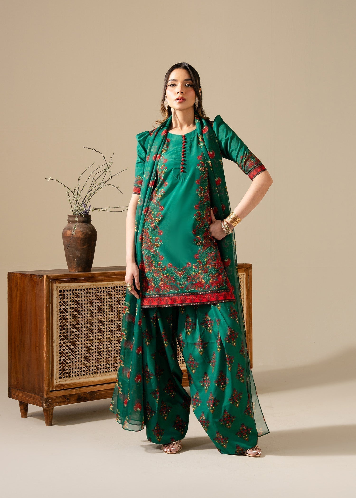 Maria Osama Khan | Retro Vol 3 | Vivian - House Of Hania