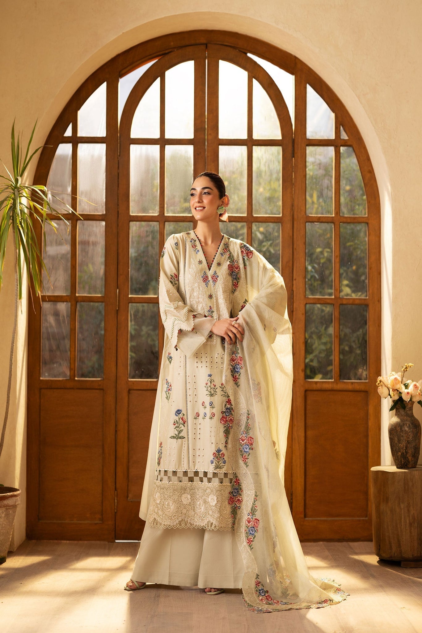 Maryam Hussain | Luxury Lawn 25 | Mint - House Of Hania