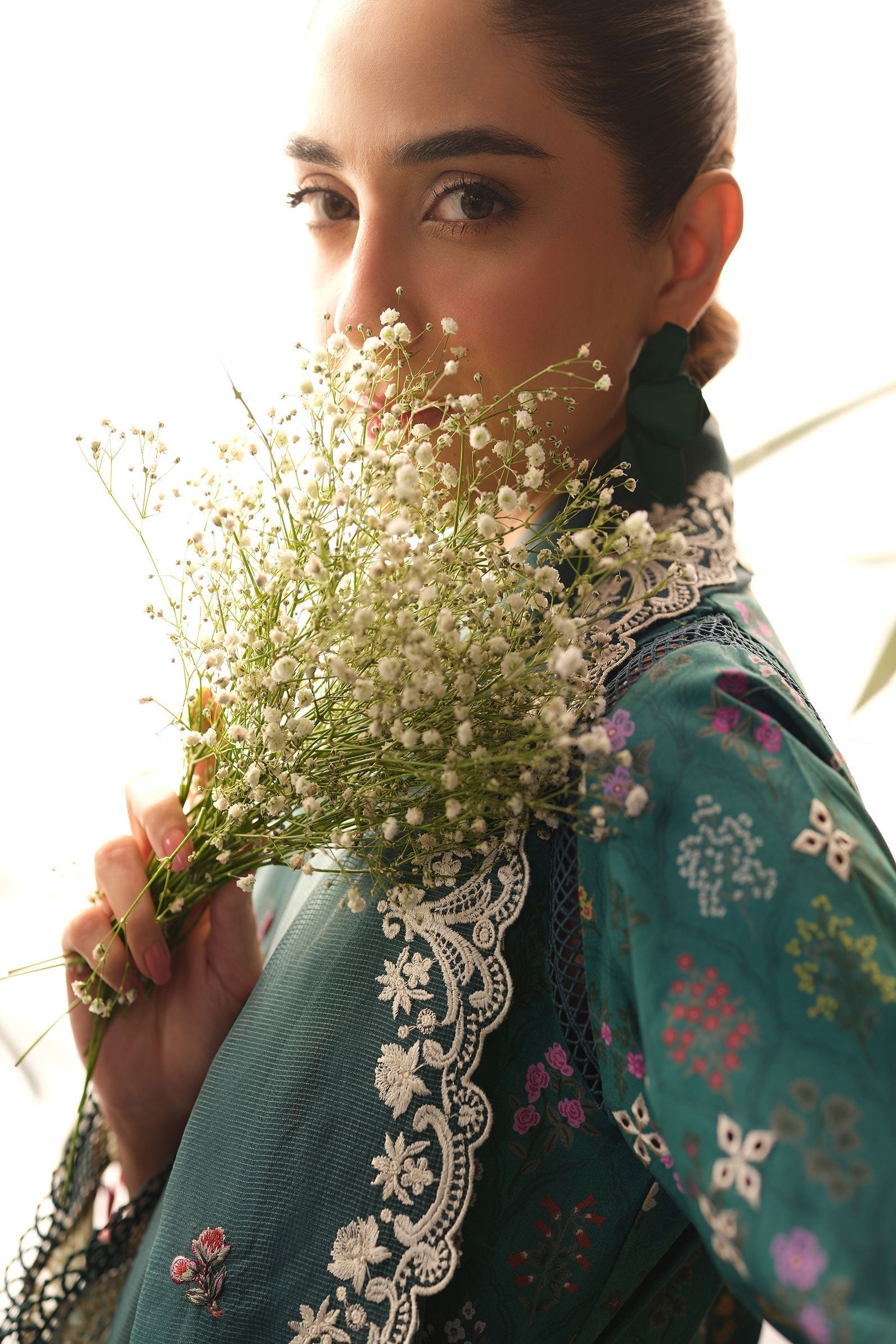 Maryam Hussain | Luxury Lawn 25 | Seashell - House Of Hania