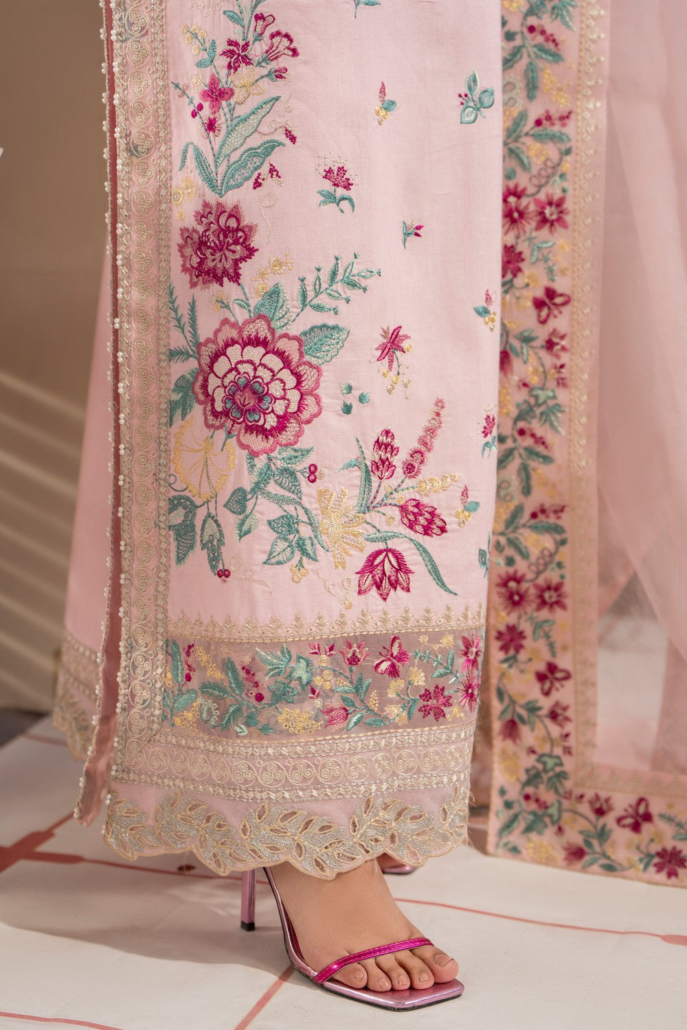 Maryum N Maria | Luxury Lawn 25 | ARNINA - MS50112 - House Of Hania